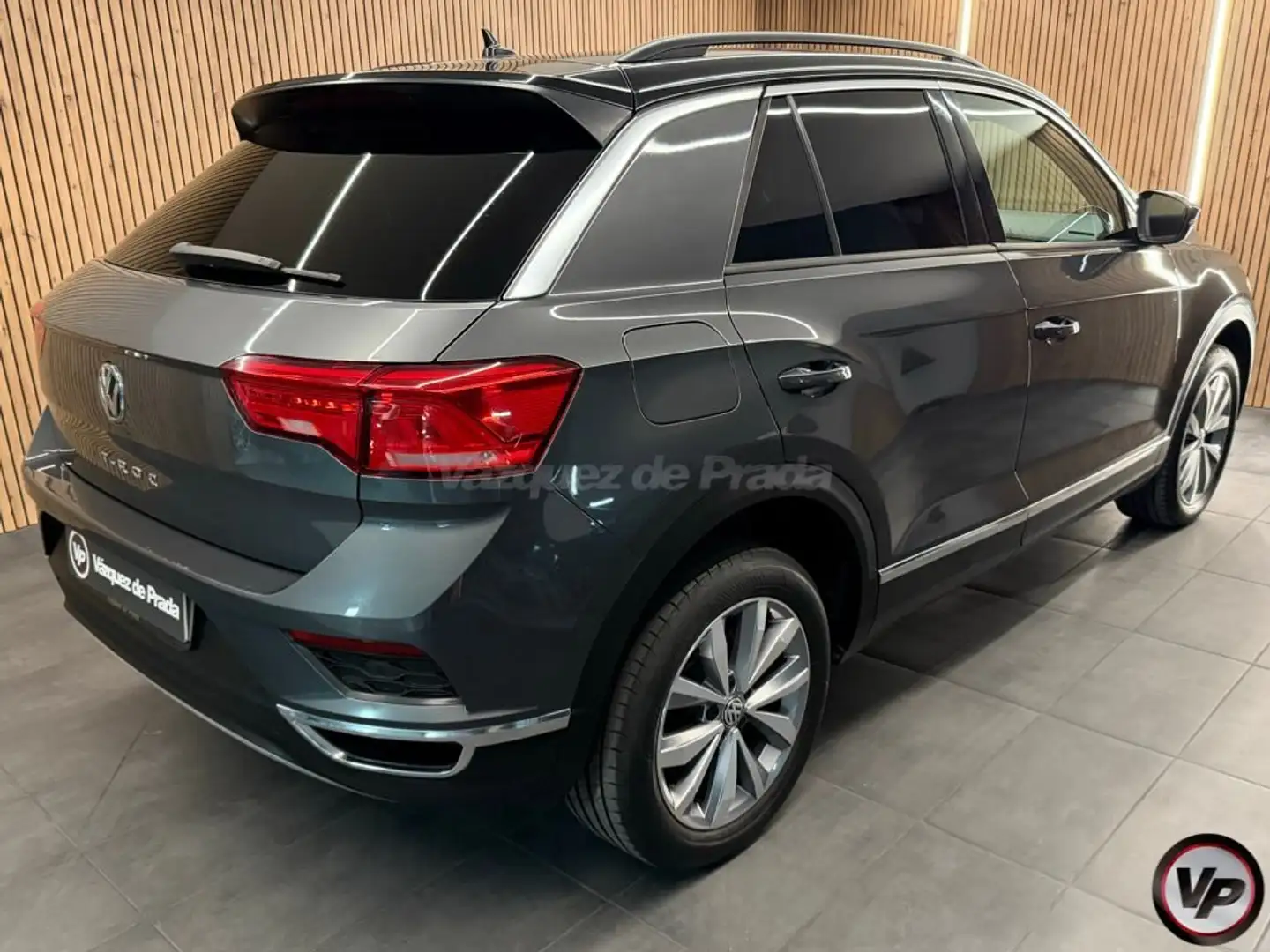 Volkswagen T-Roc 1.5 TSI Advance DSG7 Gris - 2