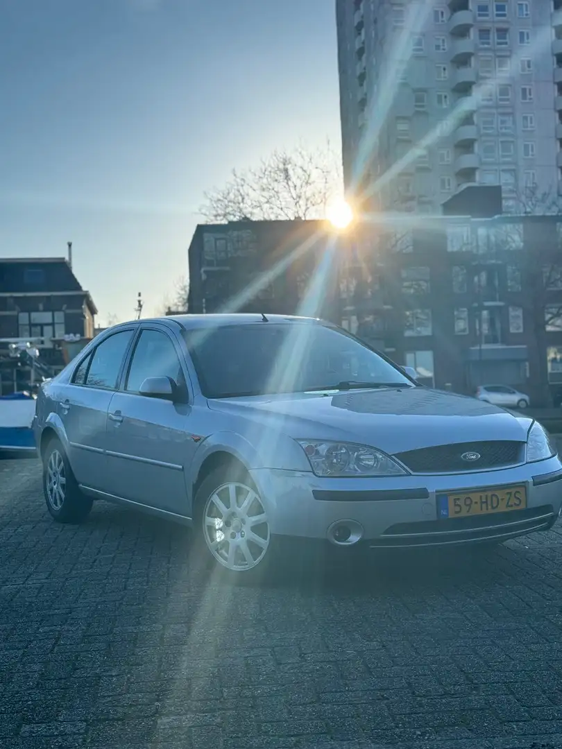 Ford Mondeo 2.0-16V Trend Automaat/Trekhaak siva - 2