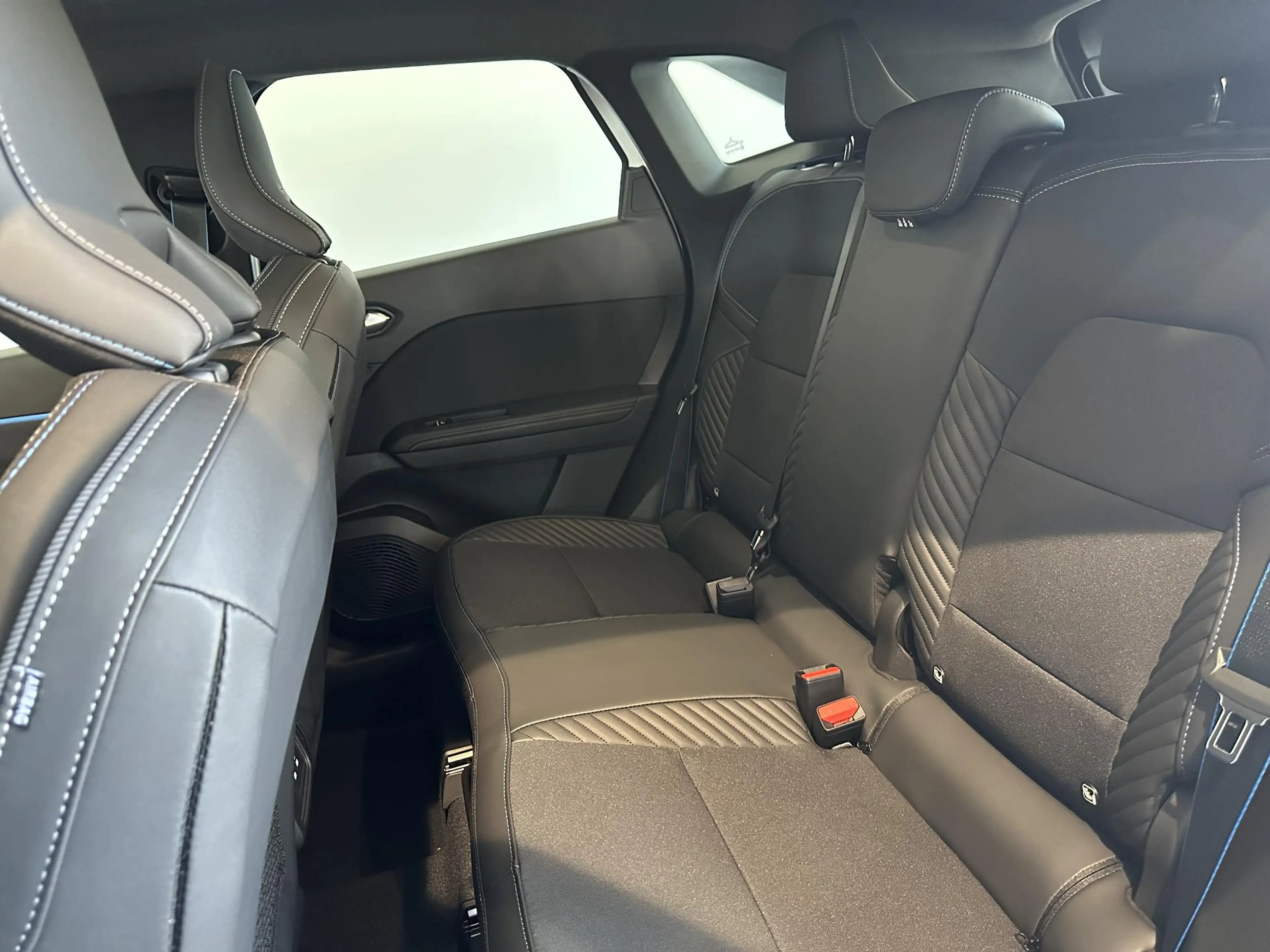 Renault Symbioz 1.8 E-Tech full hybrid 160 esprit Alpine PACK LIGH — photo 8