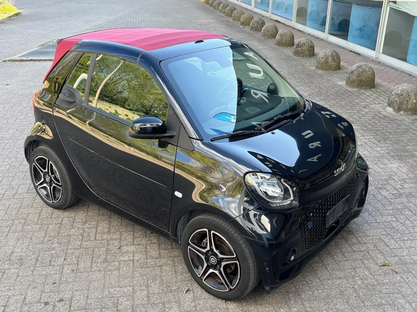 smart forTwo Cabrio eq Pulse 4,6kW Nero - 1