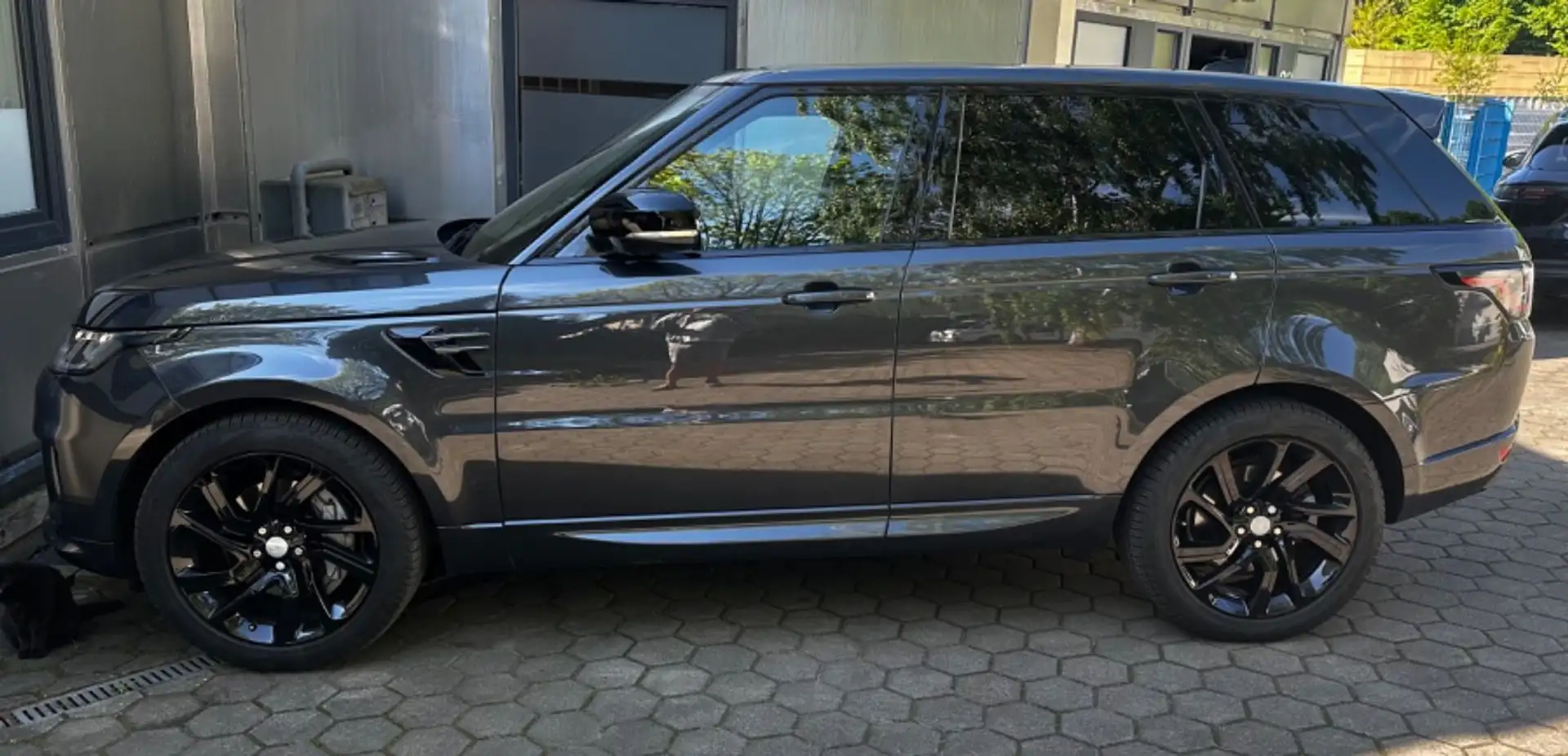 Land Rover Range Rover Sport 3.0 D250 HSE DYNAMIC*PANORAMA Grau - 2