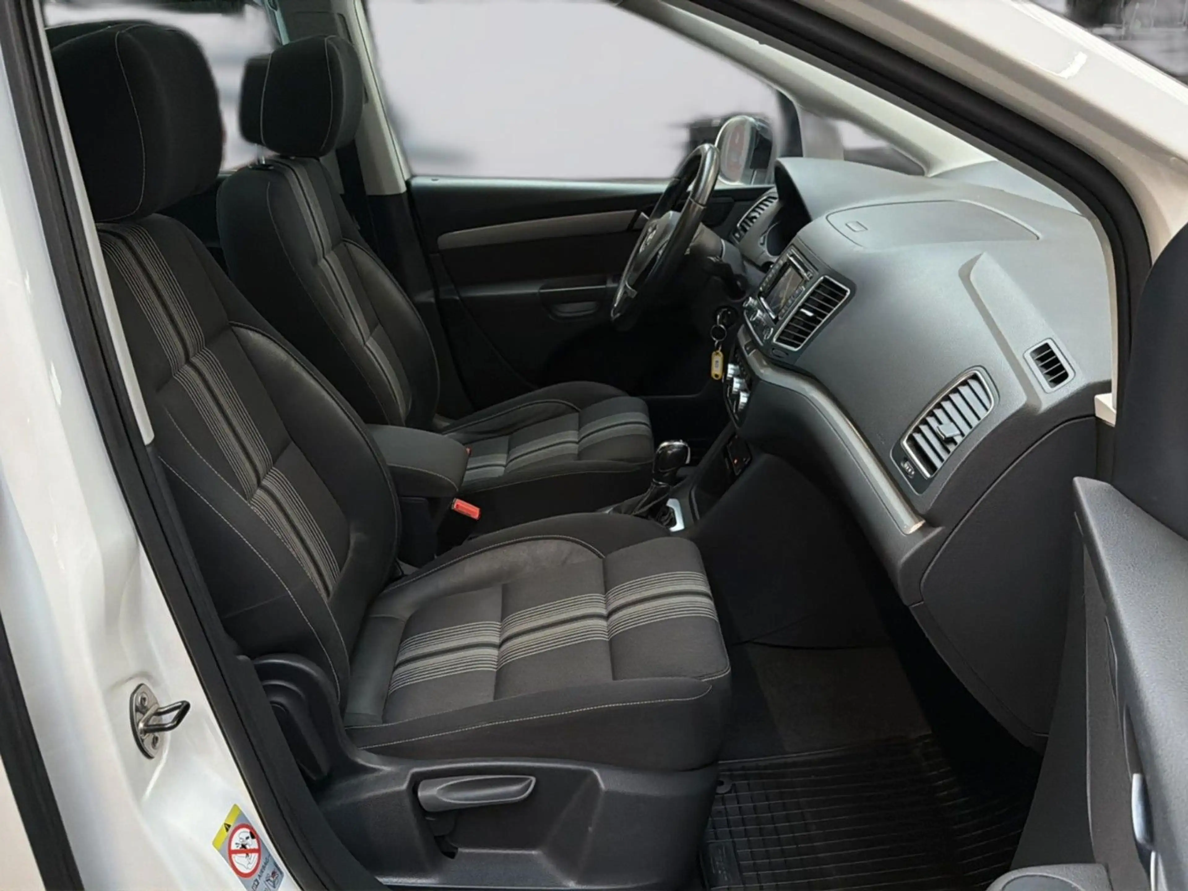 Volkswagen Sharan Match Tempomat SHZ AHK PANO PDC — photo 10
