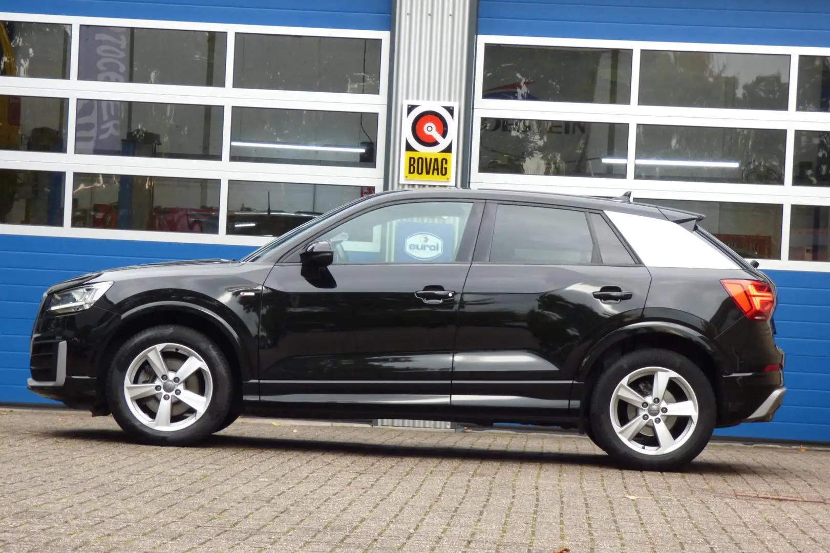 Audi Q2 1.4 TFSI CoD Sport S-Line Noir - 2
