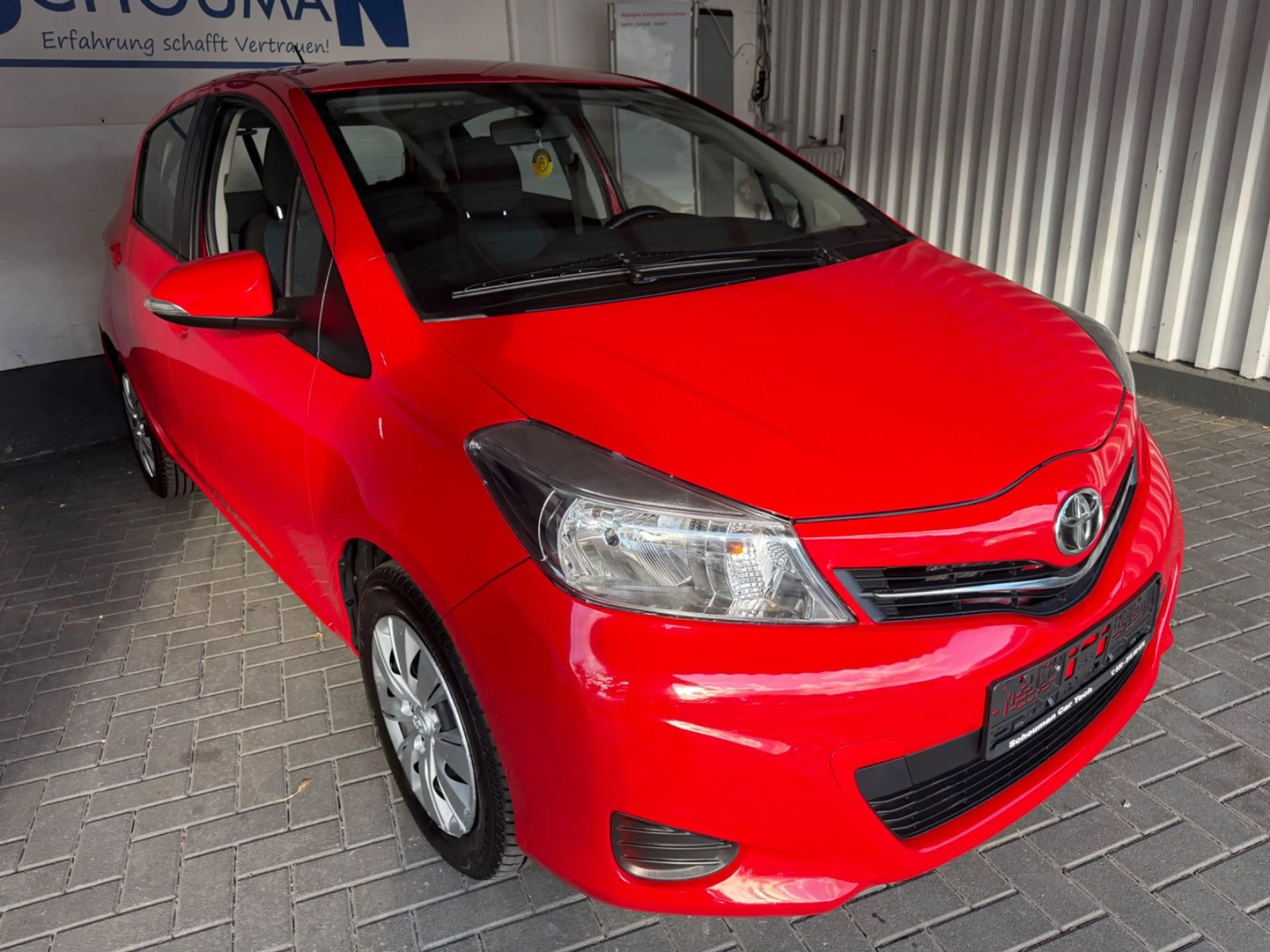 Toyota Yaris Life*SCHECKHEFT*KAMERA*