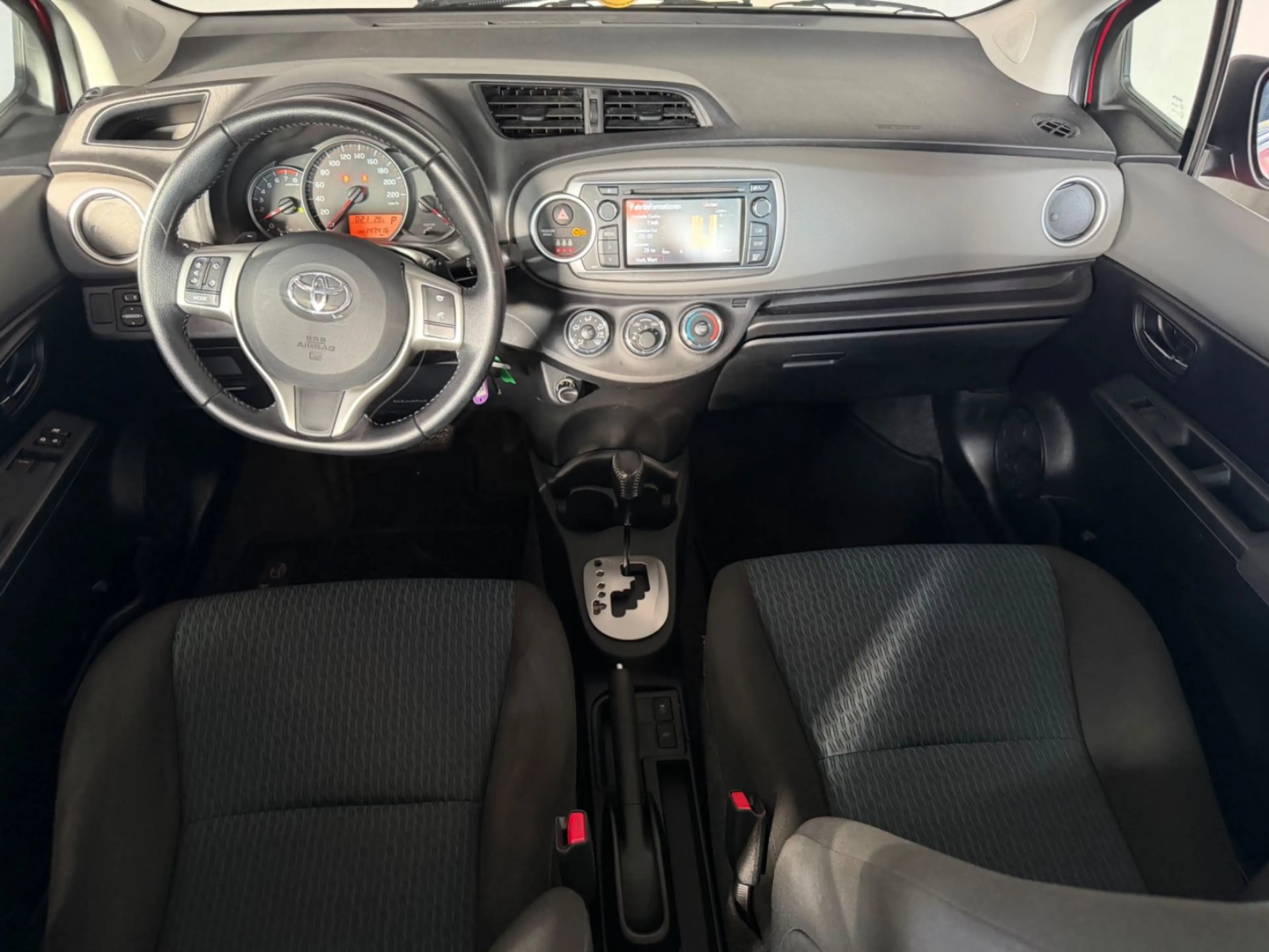 Toyota Yaris Life*SCHECKHEFT*KAMERA* — photo 12