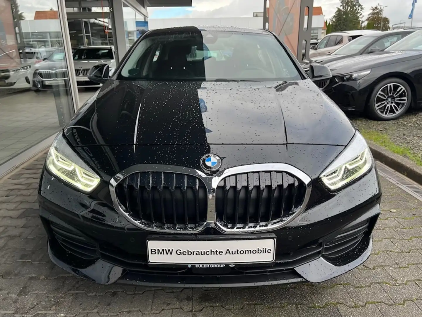 BMW 118 i A Limousine Navi LED FernlichtAss ParkAss 2-Z-Kl Noir - 2