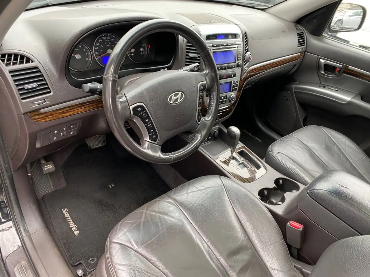 Hyundai SANTA FE снимка Hyundai SANTA FE