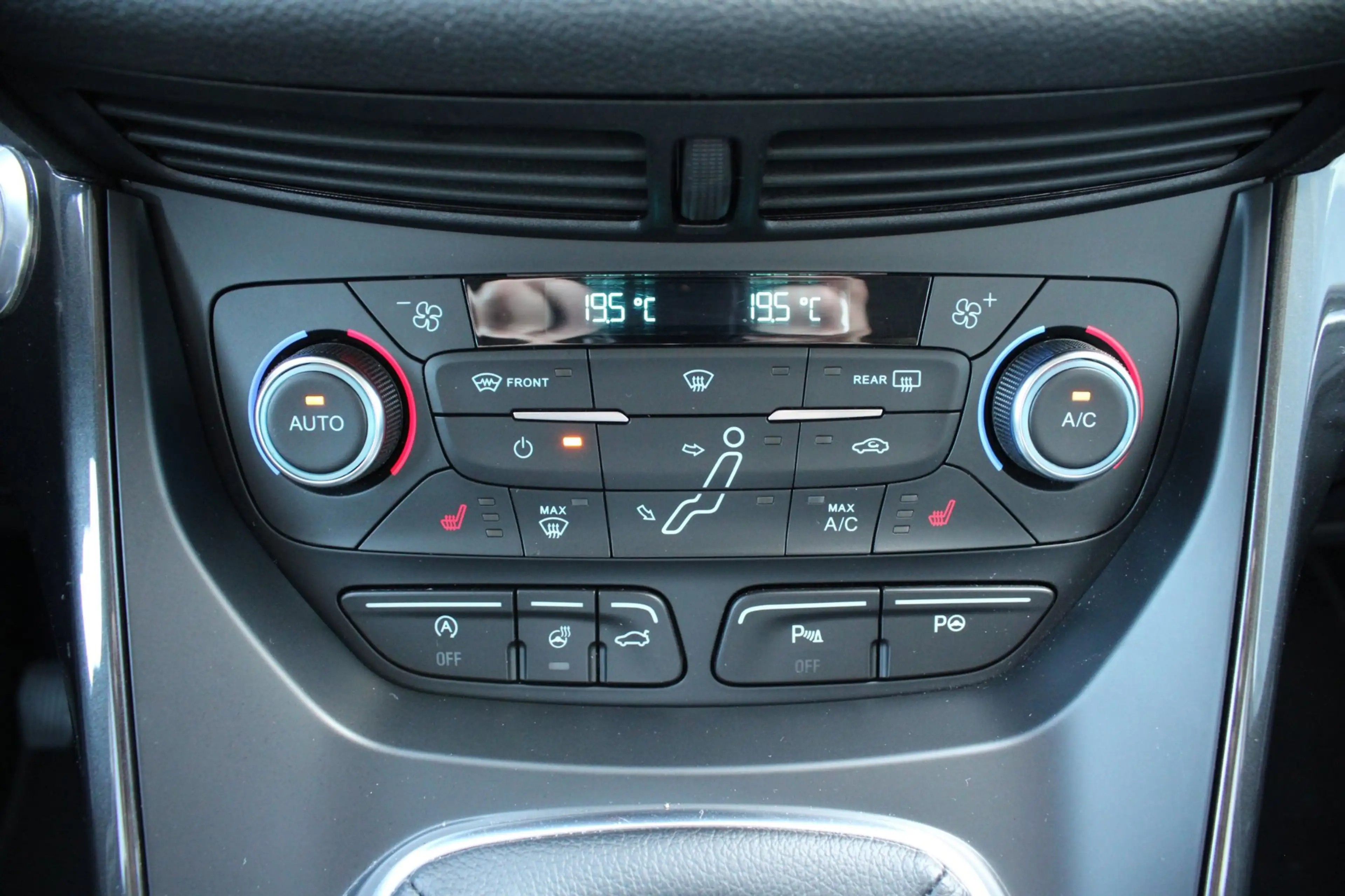 Ford C-Max 1.5 Titanium Clima/Cruise/Camera/Stoel&Stuurverwar — photo 18