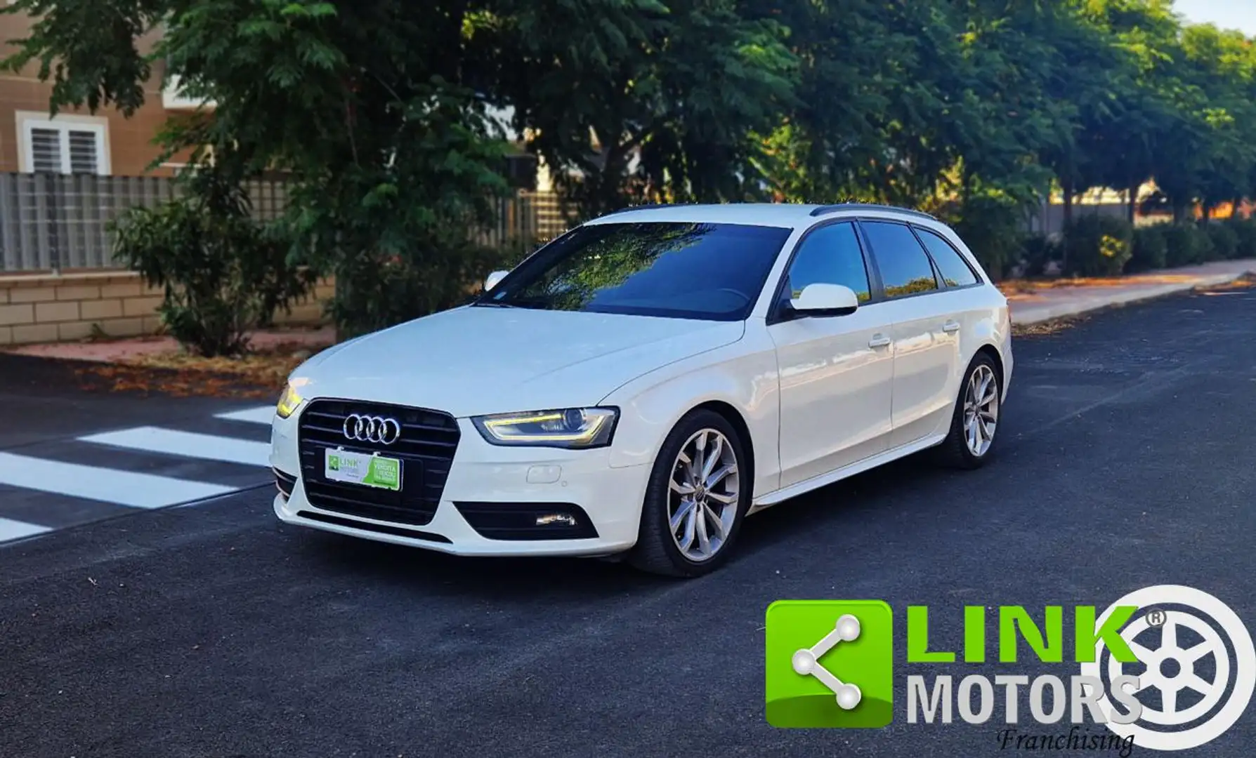Audi A4 Avant 2.0 TDI 177CV S LINE Blanc - 1