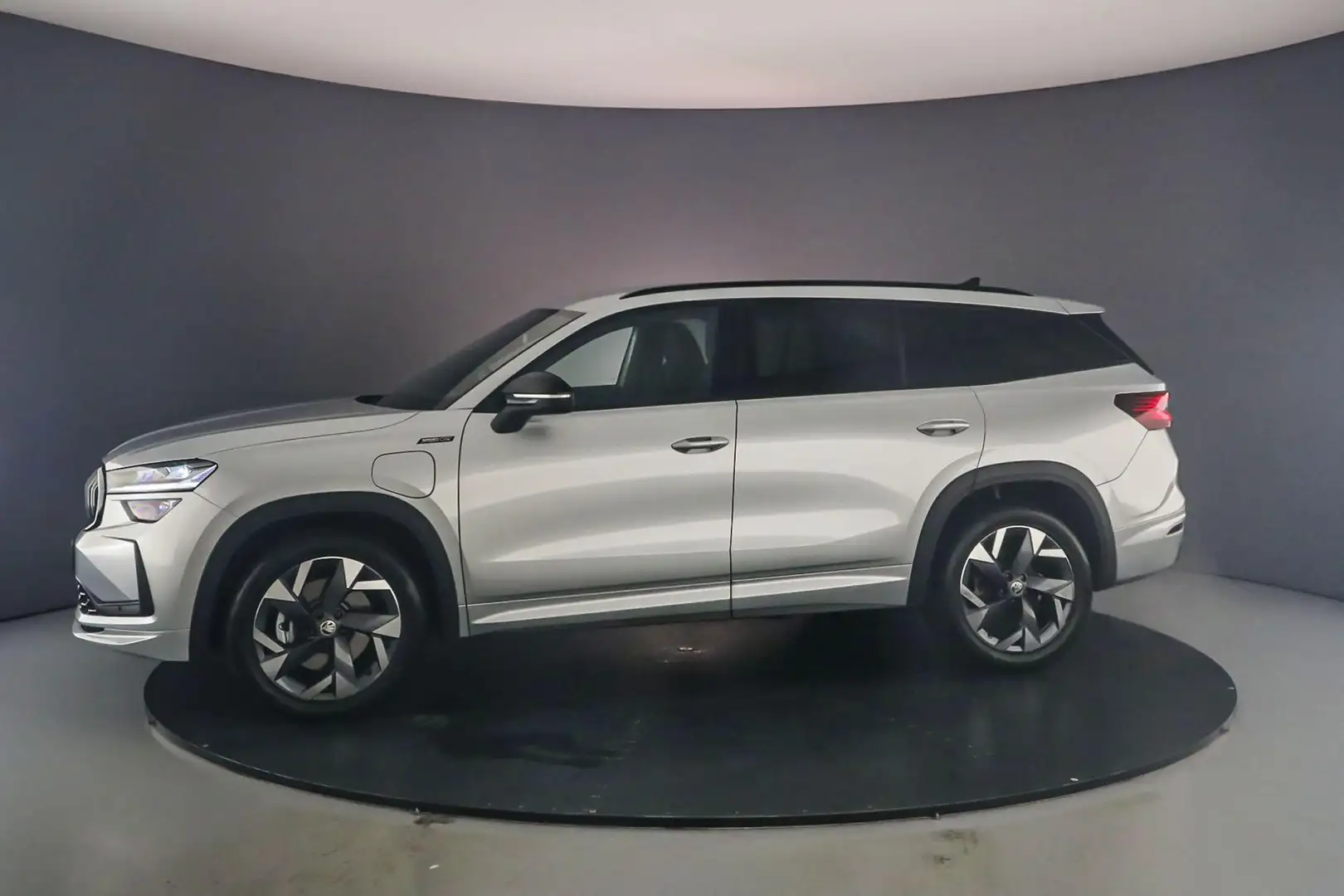 Skoda Kodiaq Sportline Business 1.5 TSI PHEV 204pk DSG Automaat Grijs - 2