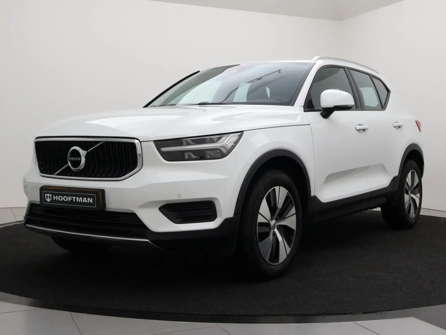 Volvo XC40 T2 AUT(8) MOMENTUM CORE NAVI BLUETOOTH PARK ASSIST Blanc - 2