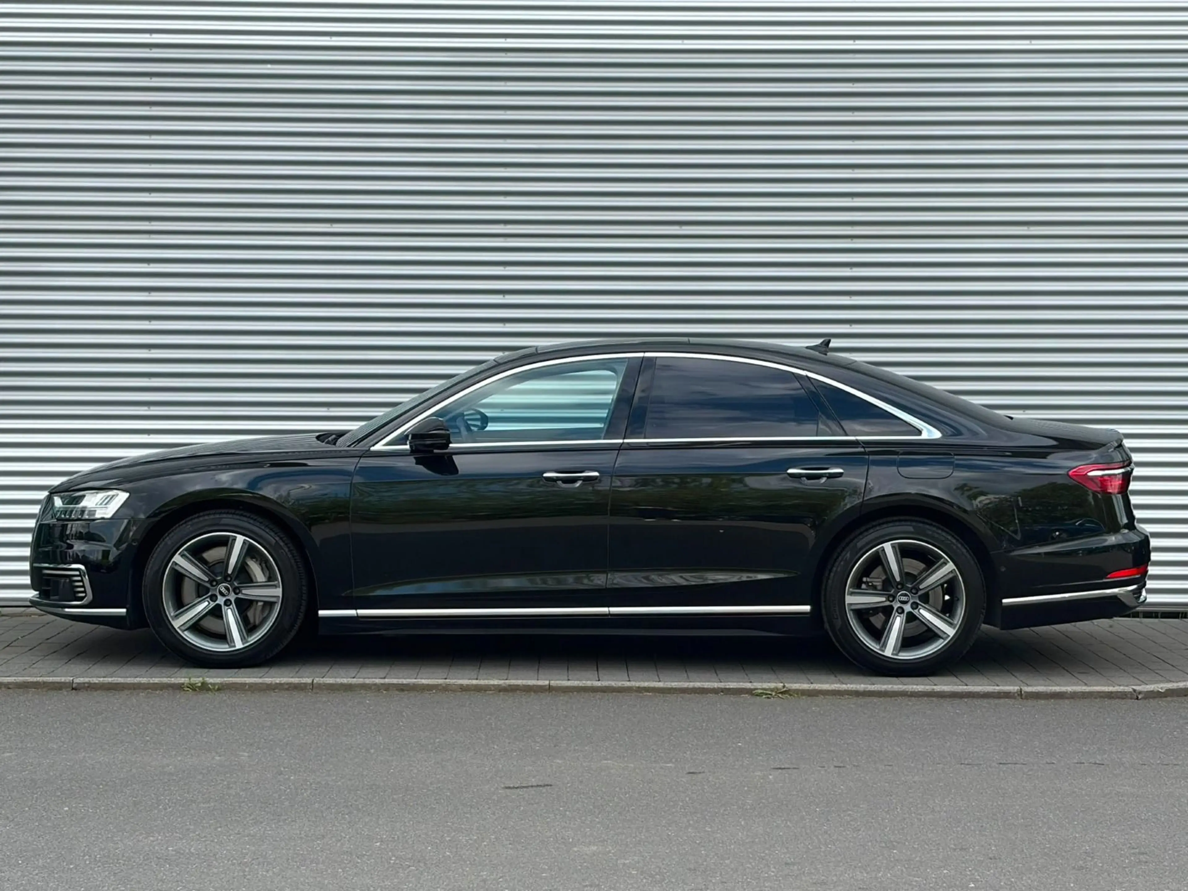 Audi A8 60 TFSIe+WINTERRÄDER+HEAD UP+PANORAMADACH+B&O — photo 4