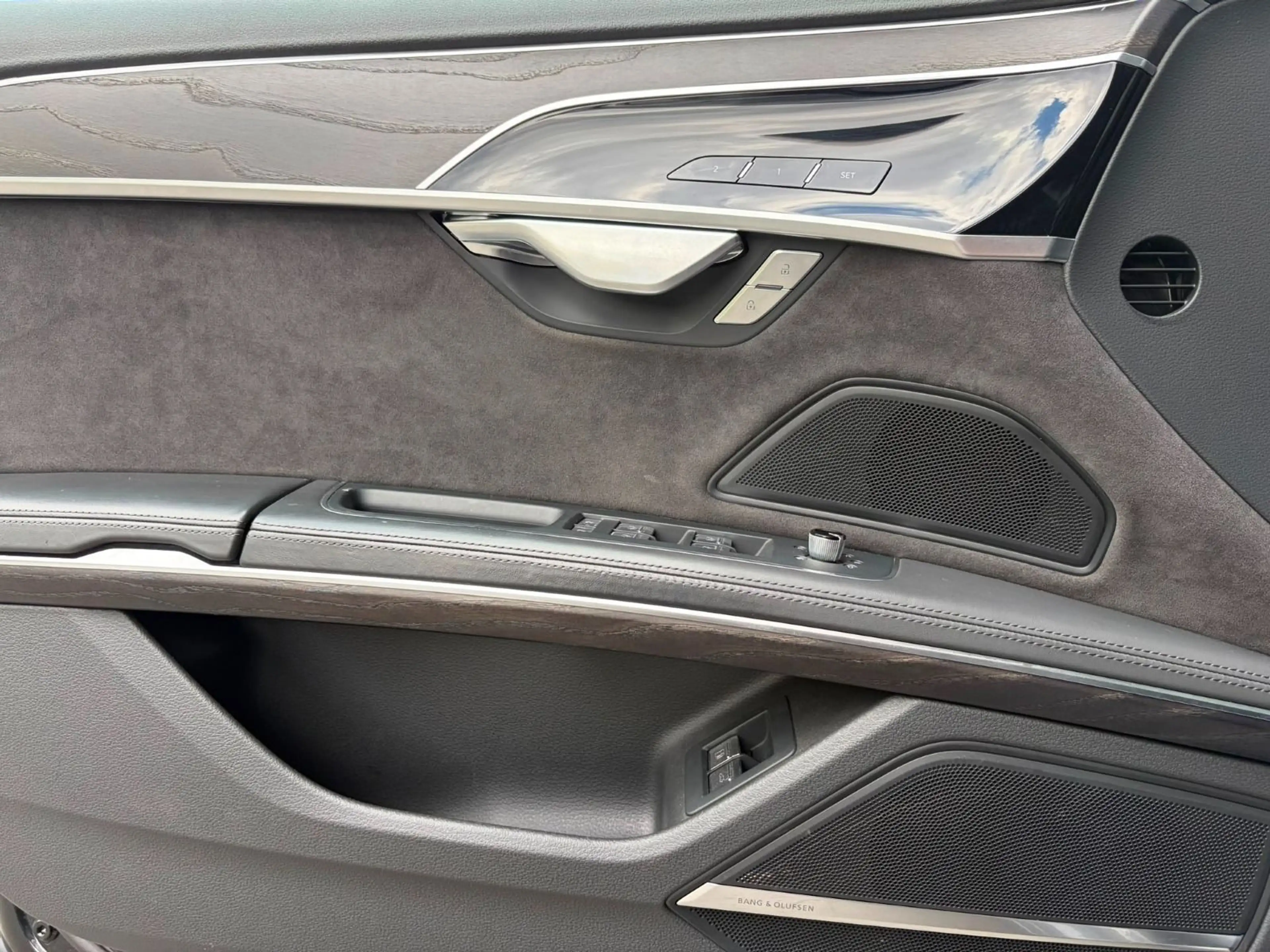 Audi A8 60 TFSIe+WINTERRÄDER+HEAD UP+PANORAMADACH+B&O — photo 10