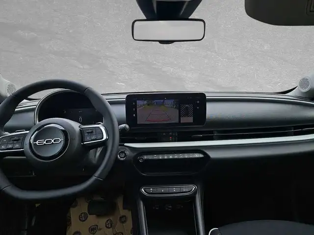 Fiat 600e view 7