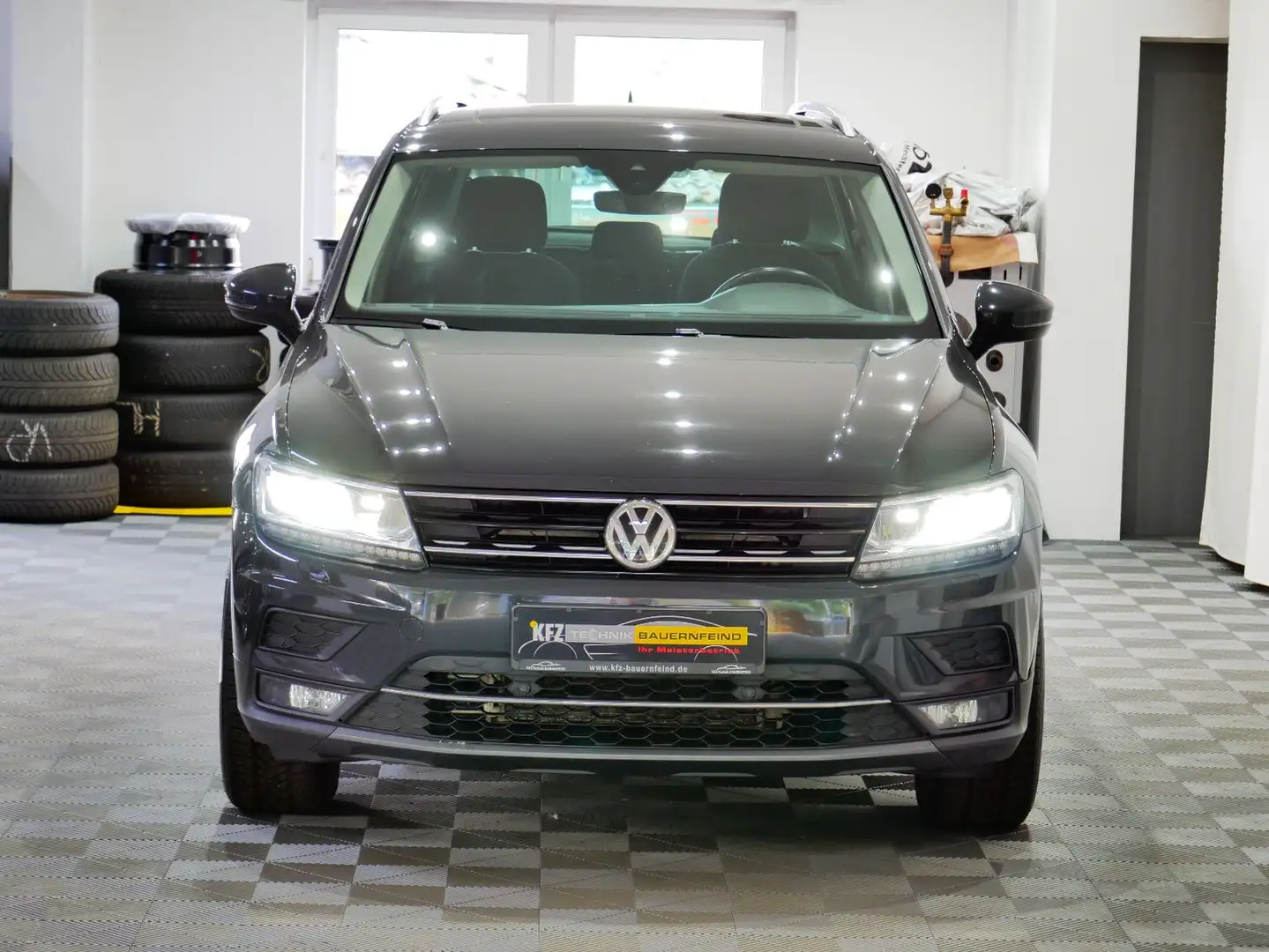 Volkswagen Tiguan Highline 2.0 TDI PORSCHE MACAN FELGEN Gris - 2