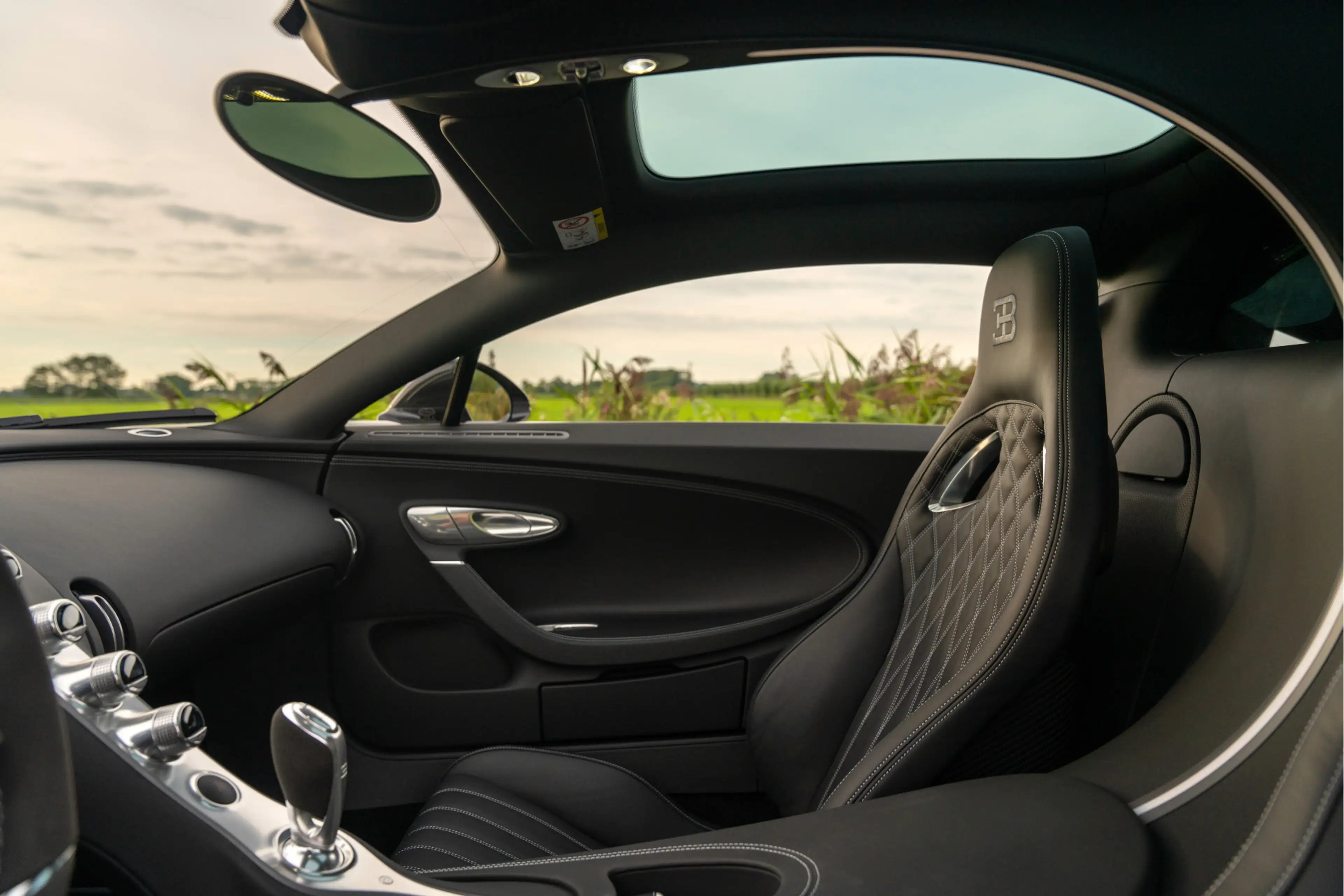 Bugatti Chiron Sport - Visible Carbon - Sky View - 1 of 60 — photo 14