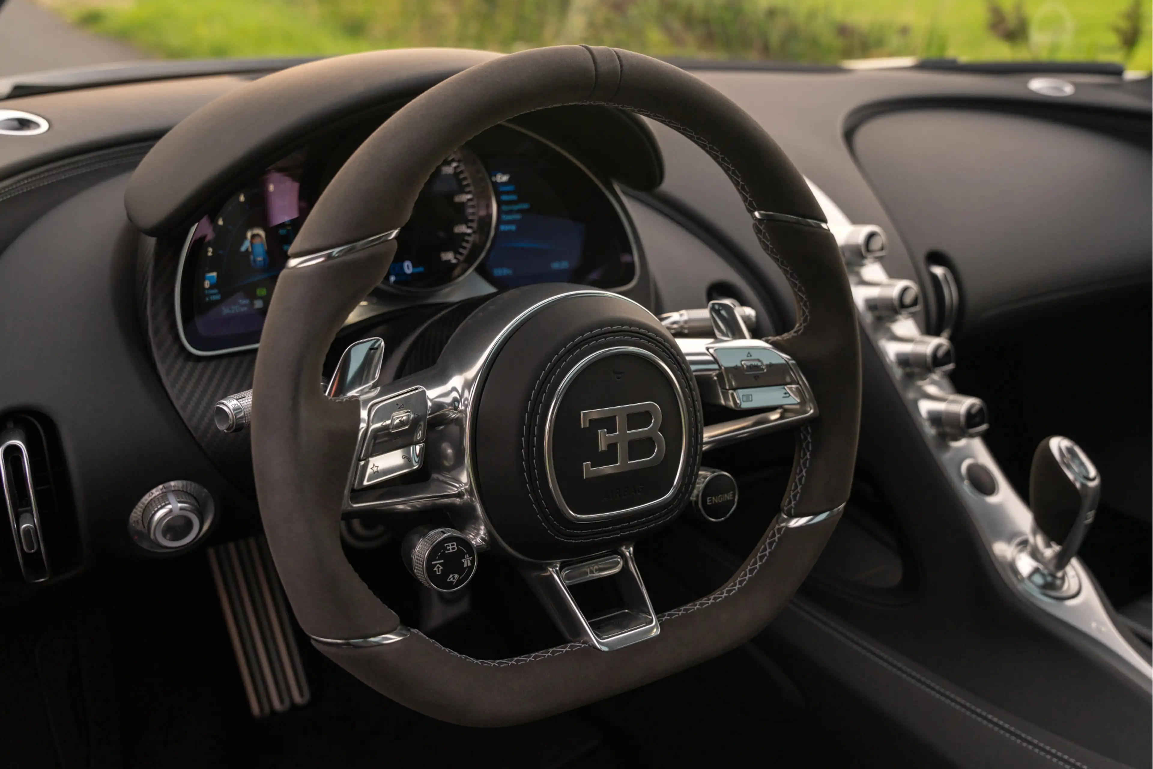 Bugatti Chiron Sport - Visible Carbon - Sky View - 1 of 60 — photo 4