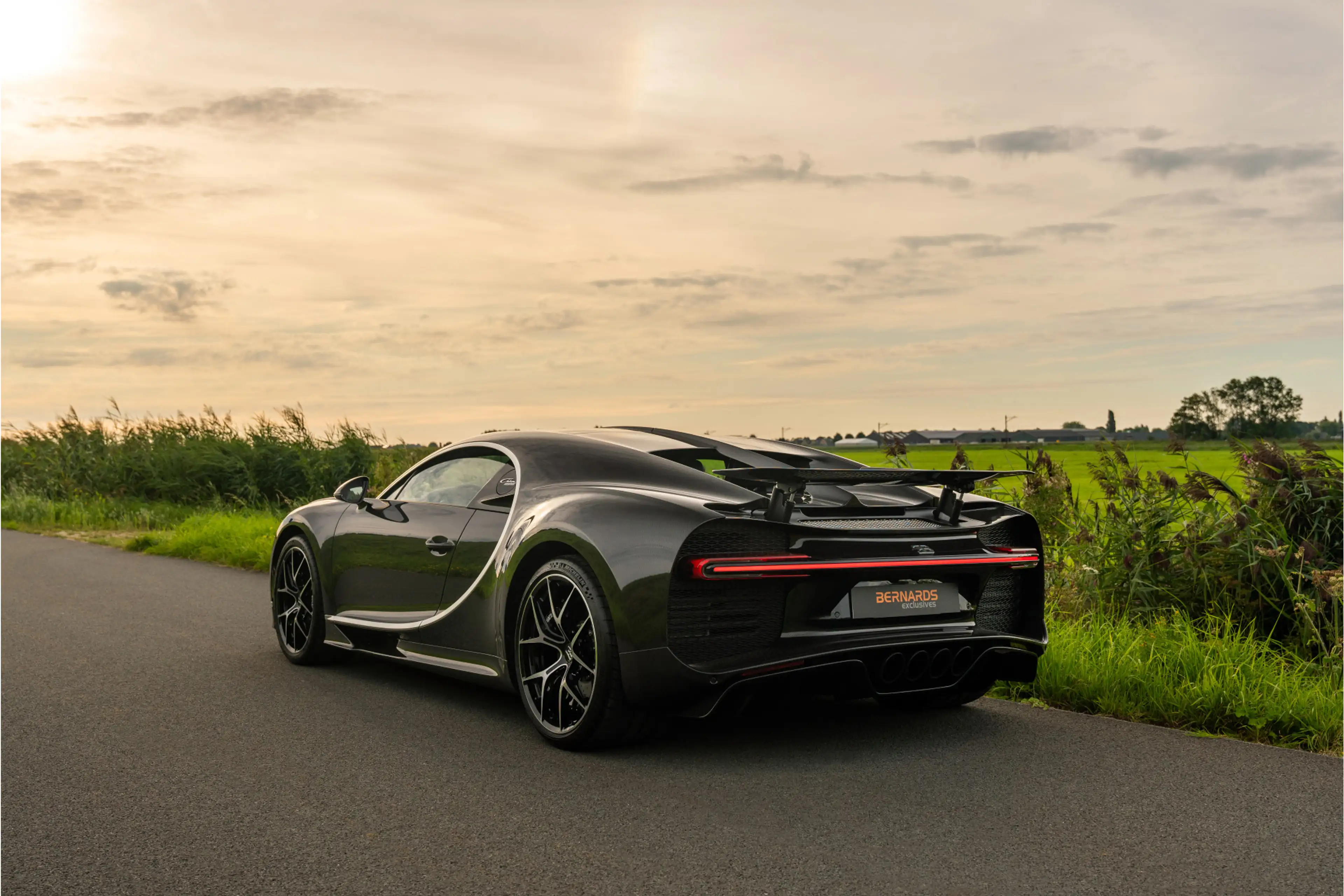 Bugatti Chiron Sport - Visible Carbon - Sky View - 1 of 60 — photo 3