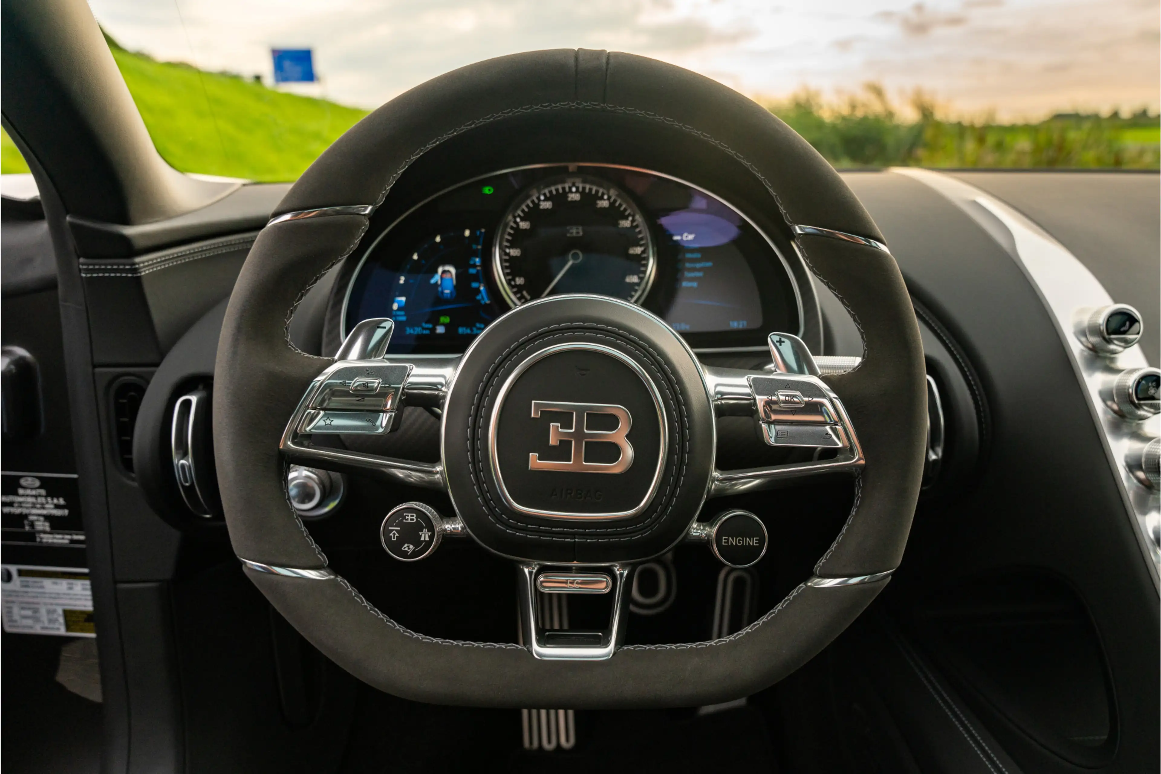 Bugatti Chiron Sport - Visible Carbon - Sky View - 1 of 60 — photo 8