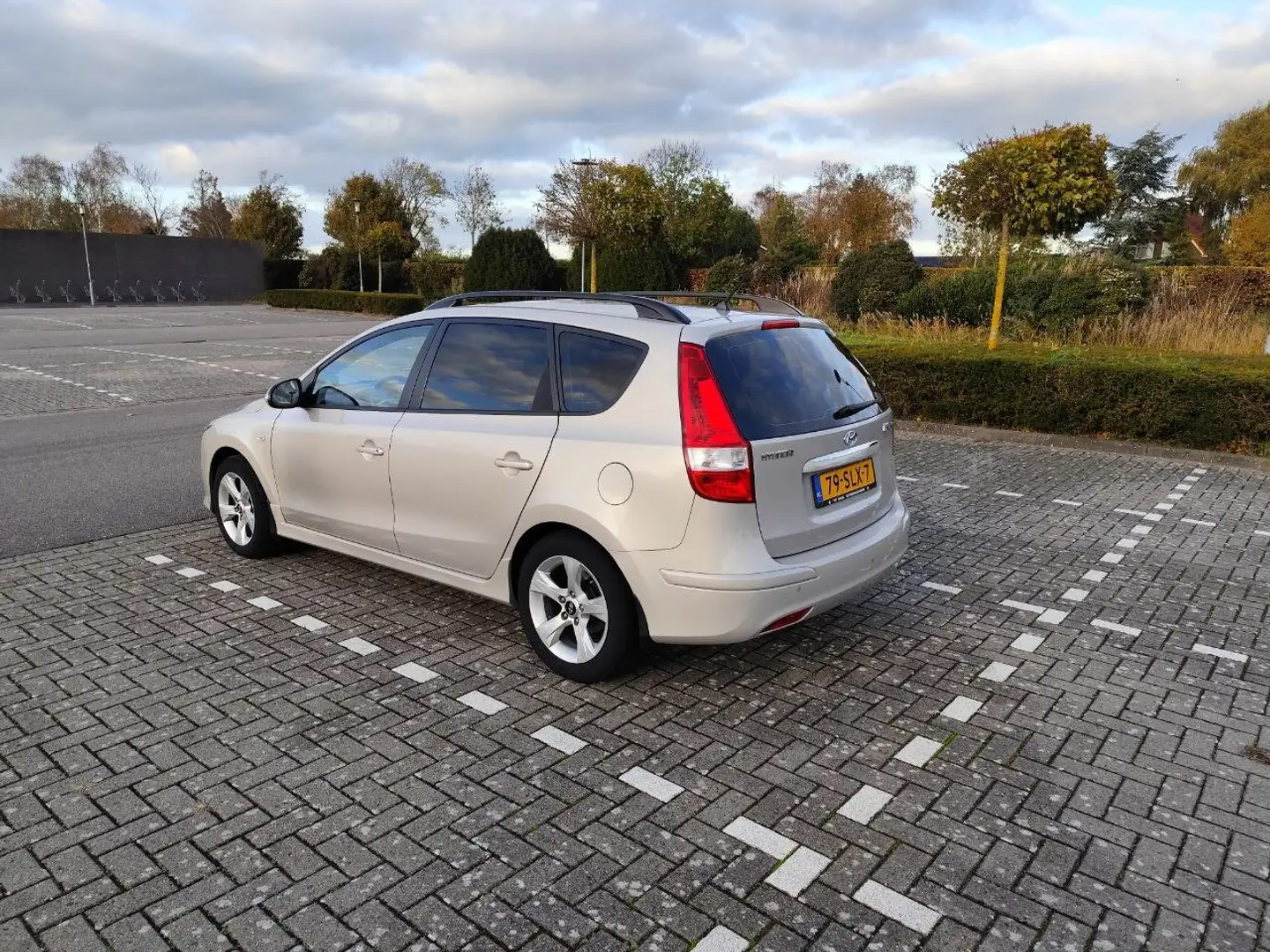 Hyundai i30 i30 1.6i i-Catcher Grijs - 2