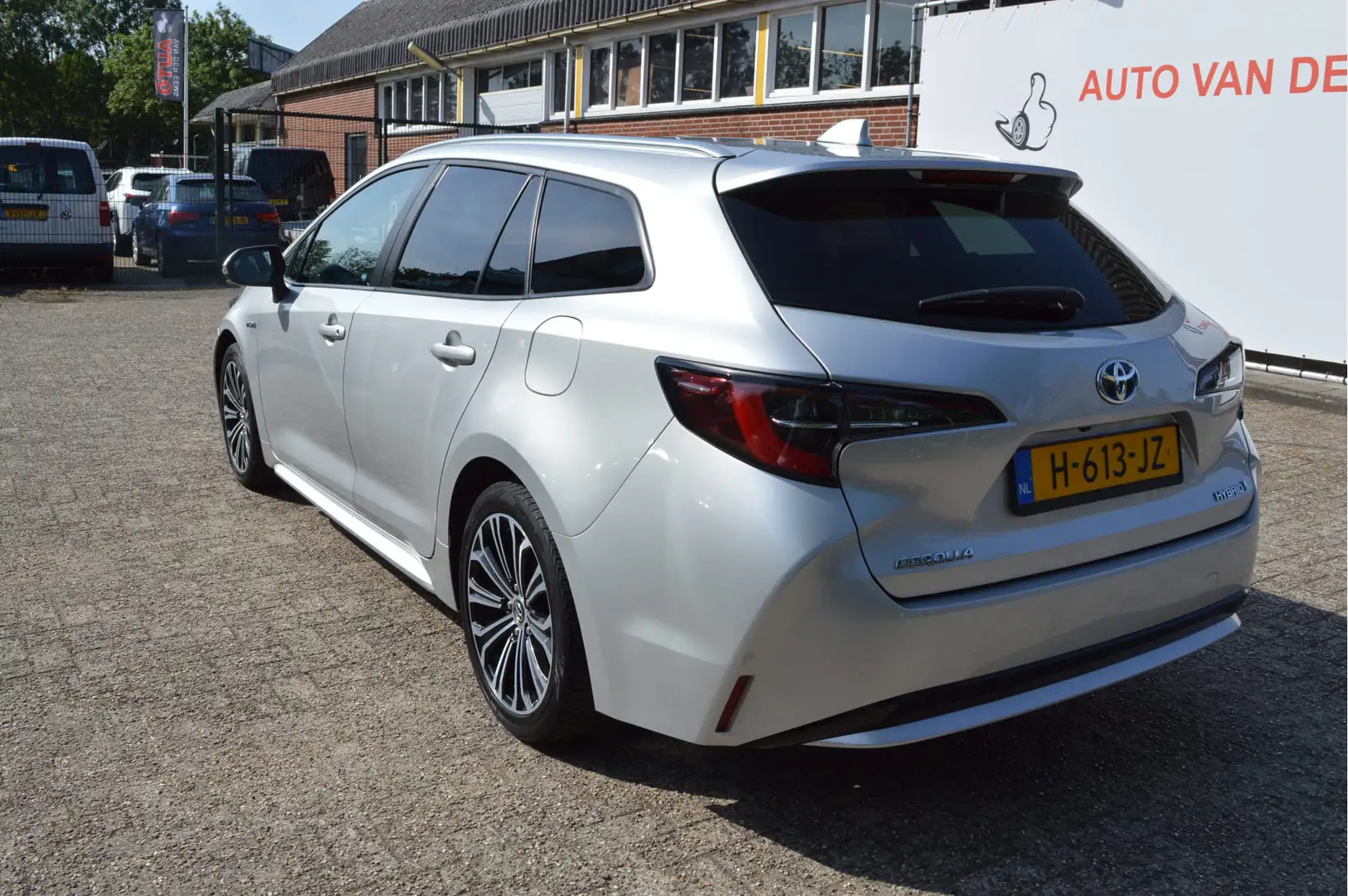Toyota Corolla Touring Sports 1.8 Hybrid Busn. + Nap / Digit.dash Gris - 2