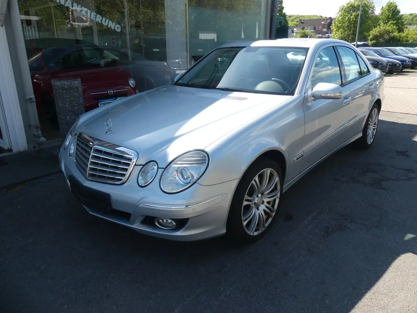 Mercedes-Benz E 280 E -Klasse Lim. E 280 Automatik Argent - 2