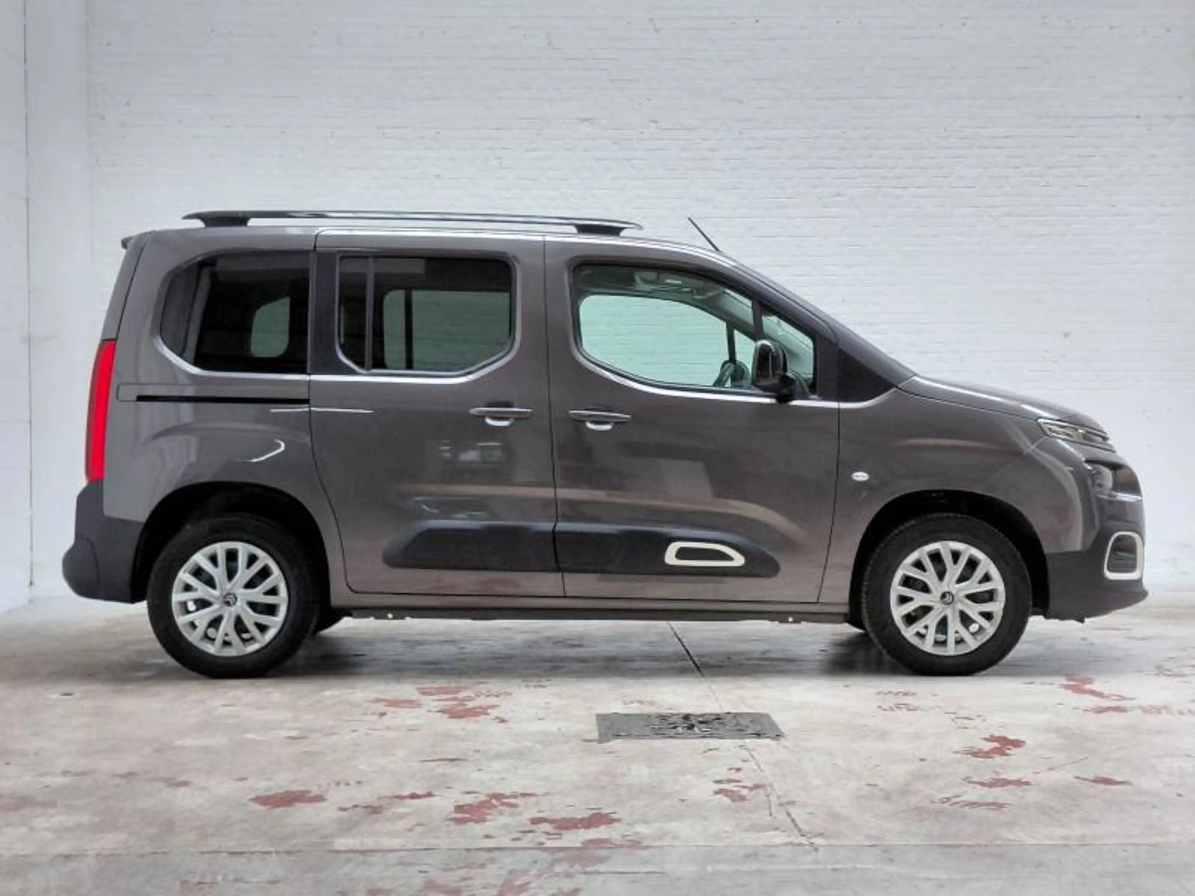 Citroen Berlingo Multispace 3 1.2 PureTech 130 EAT8 M Feel — photo 5