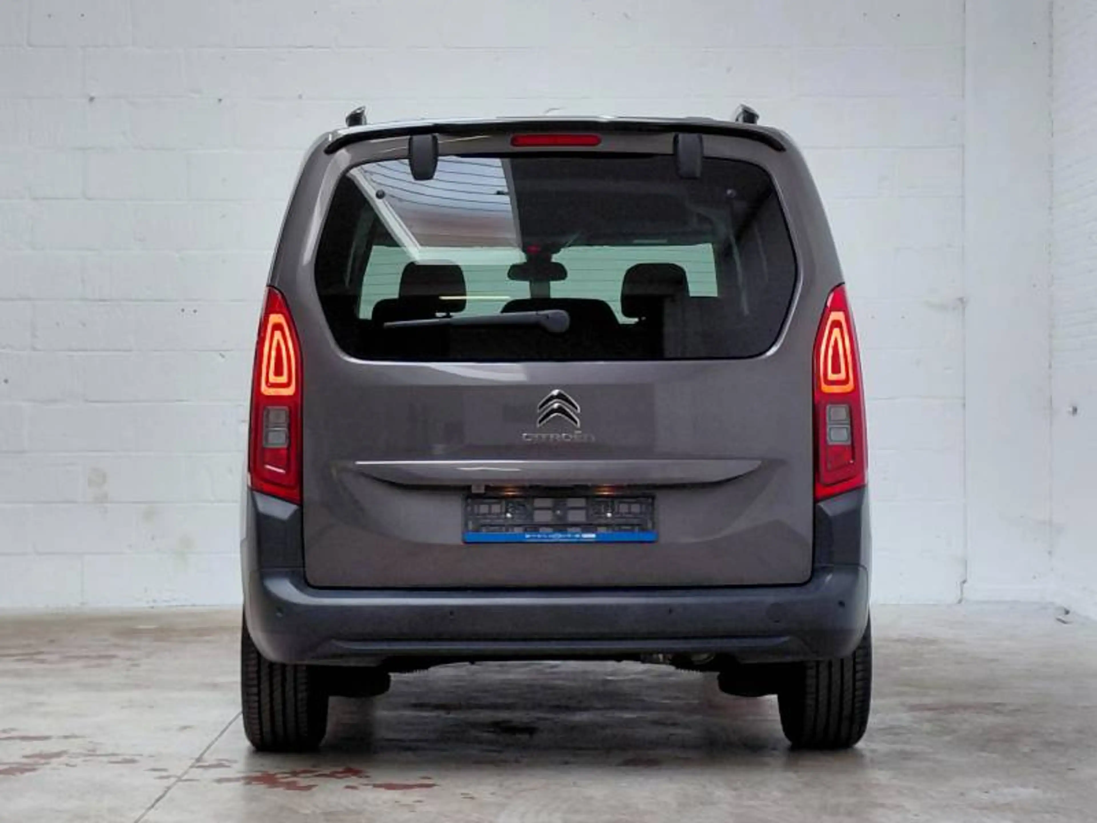 Citroen Berlingo Multispace 3 1.2 PureTech 130 EAT8 M Feel — photo 6
