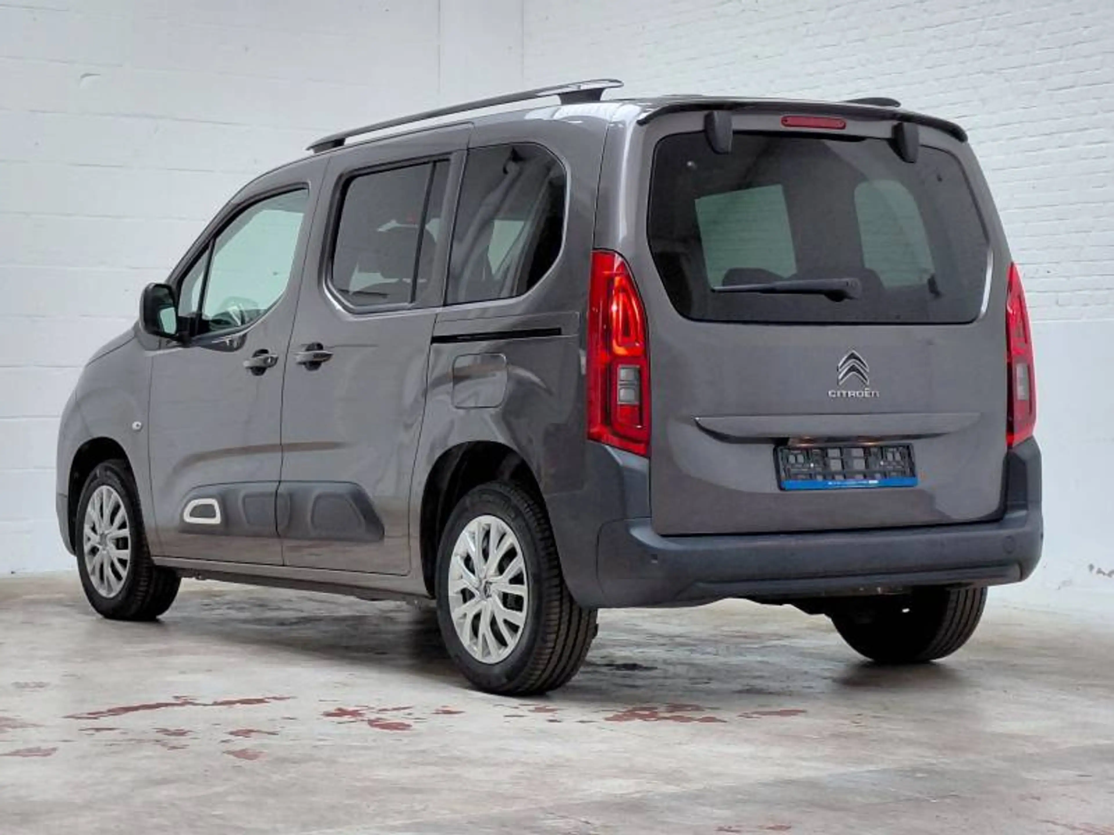 Citroen Berlingo Multispace 3 1.2 PureTech 130 EAT8 M Feel — photo 7