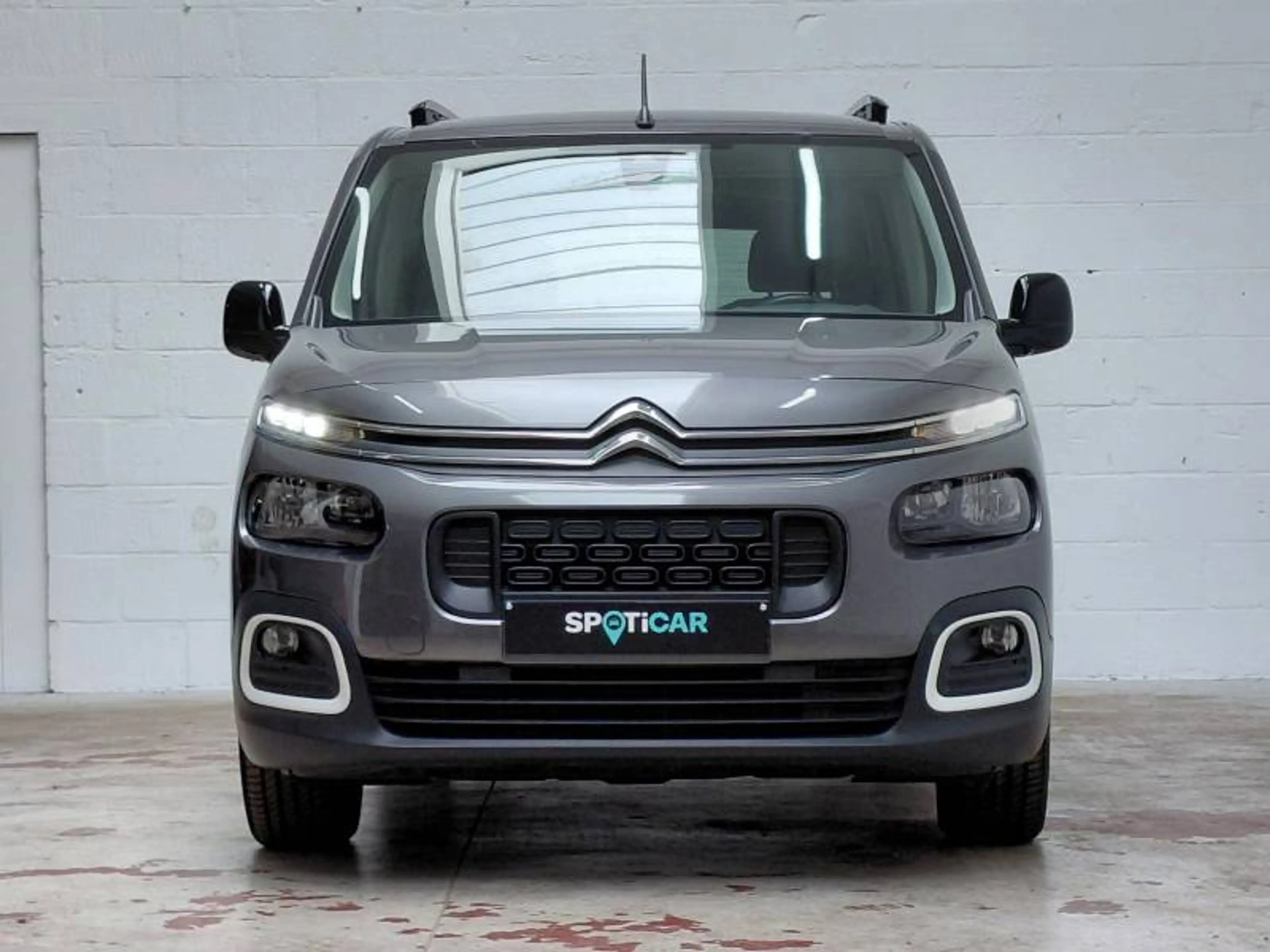 Citroen Berlingo Multispace 3 1.2 PureTech 130 EAT8 M Feel — photo 3