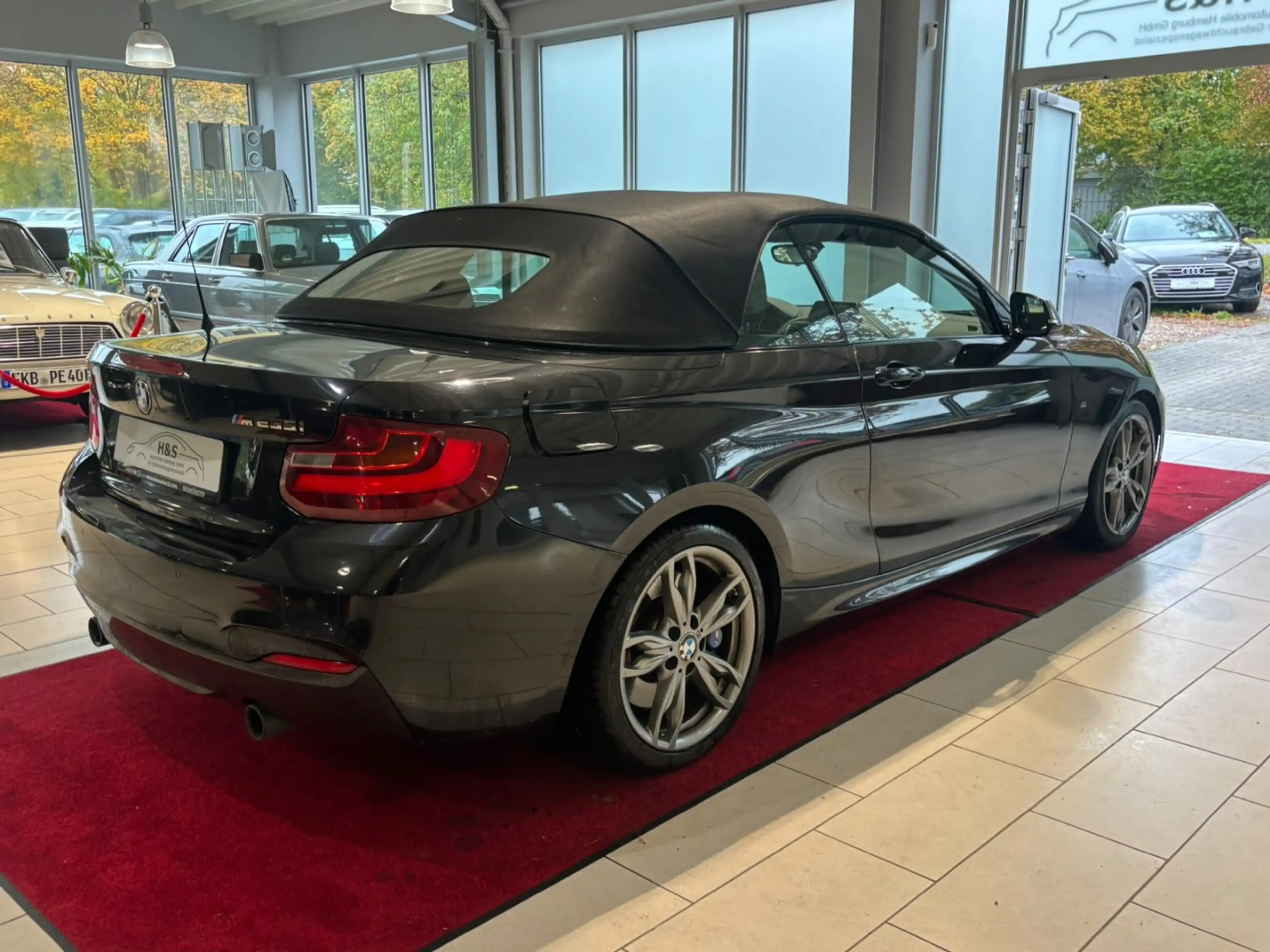 BMW 235 M i CABRIO — photo 11