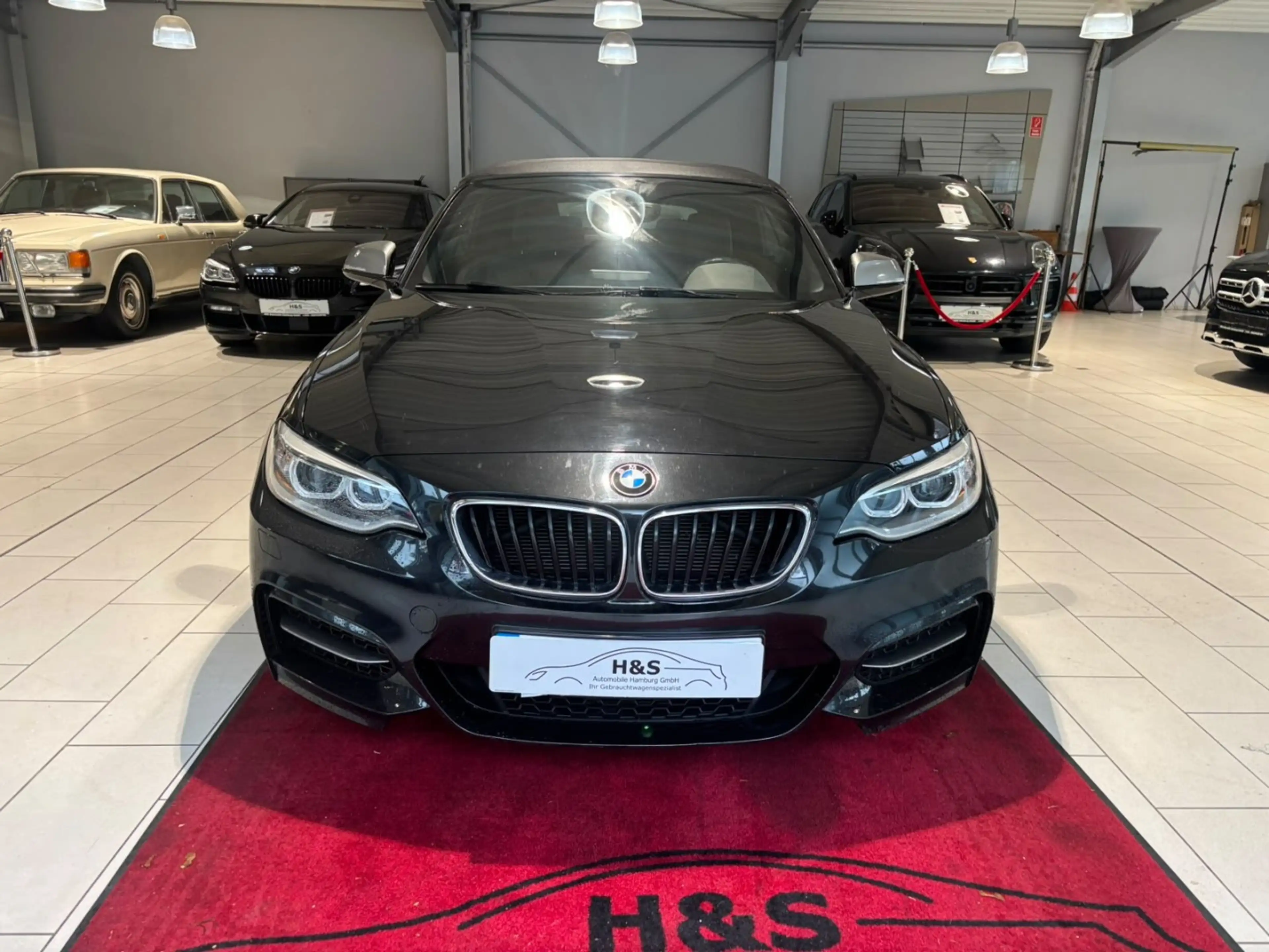 BMW 235 M i CABRIO — photo 8