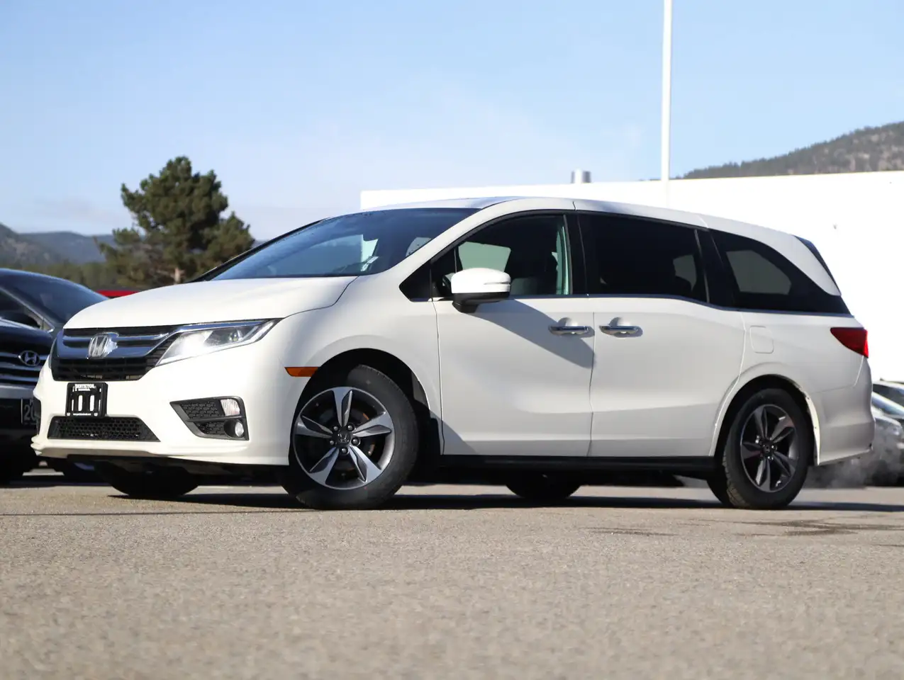 Honda Odyssey снимка Honda Odyssey
