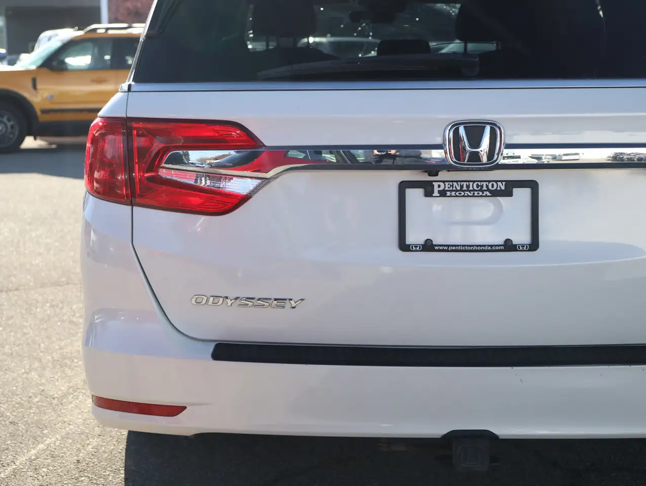 Honda Odyssey снимка Honda Odyssey
