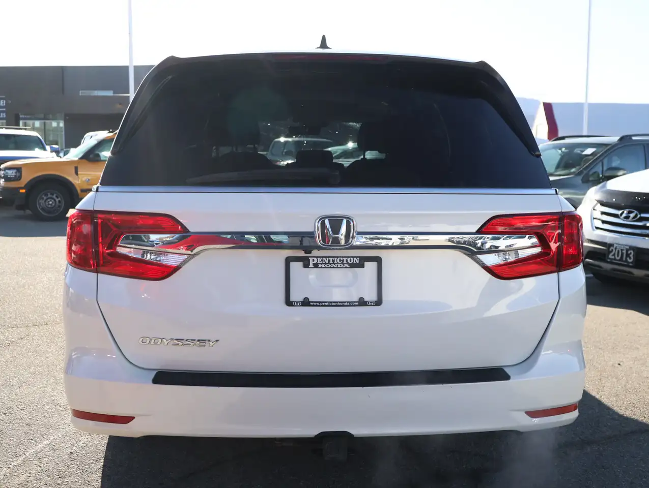 Honda Odyssey снимка Honda Odyssey