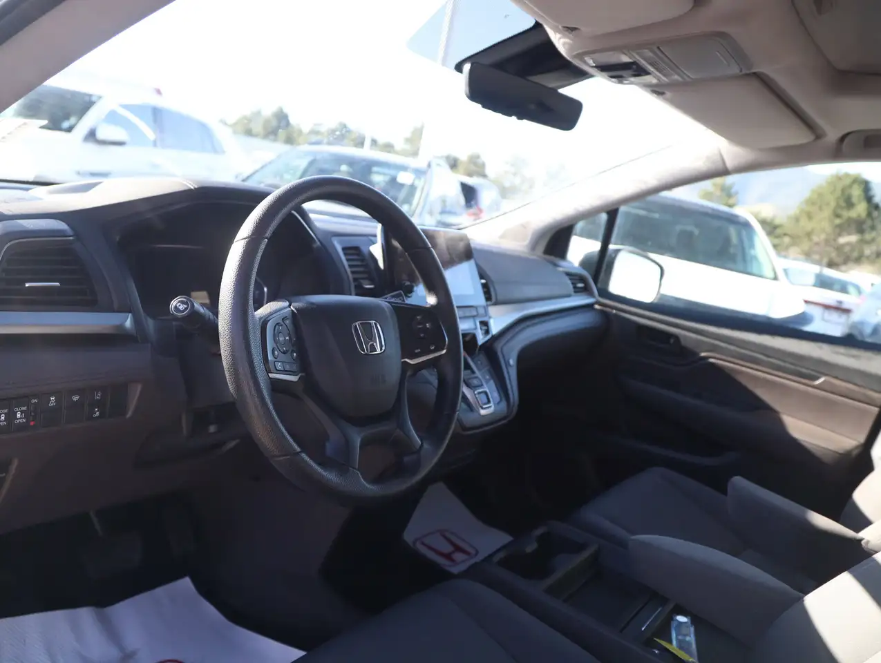 Honda Odyssey снимка Honda Odyssey
