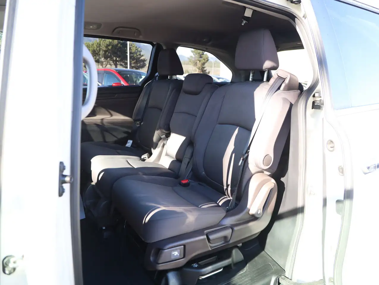 Honda Odyssey снимка Honda Odyssey