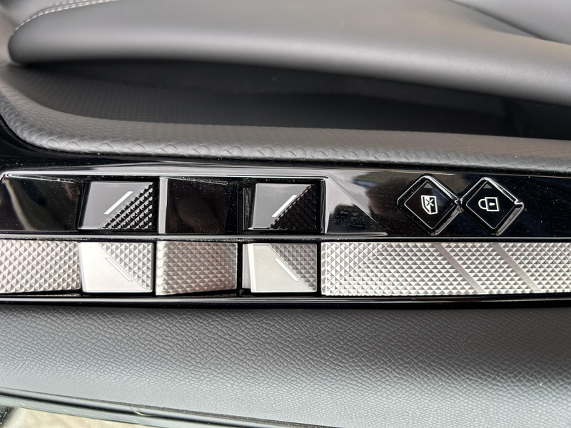 DS Automobiles DS 4 1.2 PureTech Rivoli AUTOMAAT | PANORAMADAK — photo 8