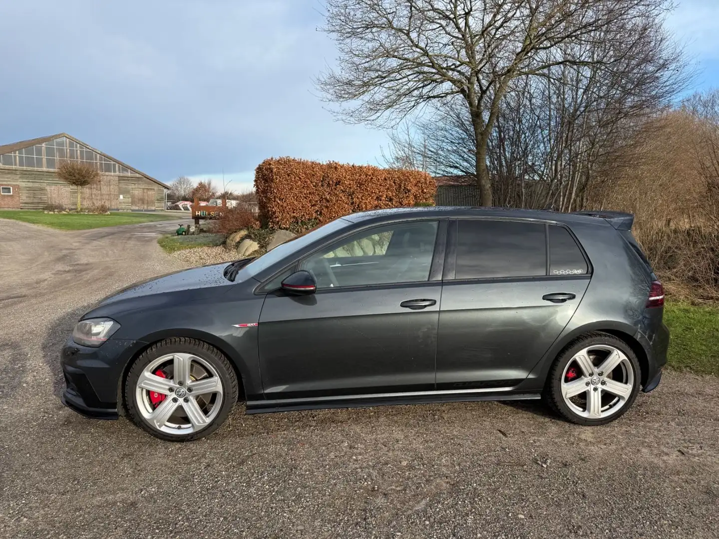 Volkswagen Golf VII Lim. GTI Clubsport BMT DSG Leder Klima Grau - 2
