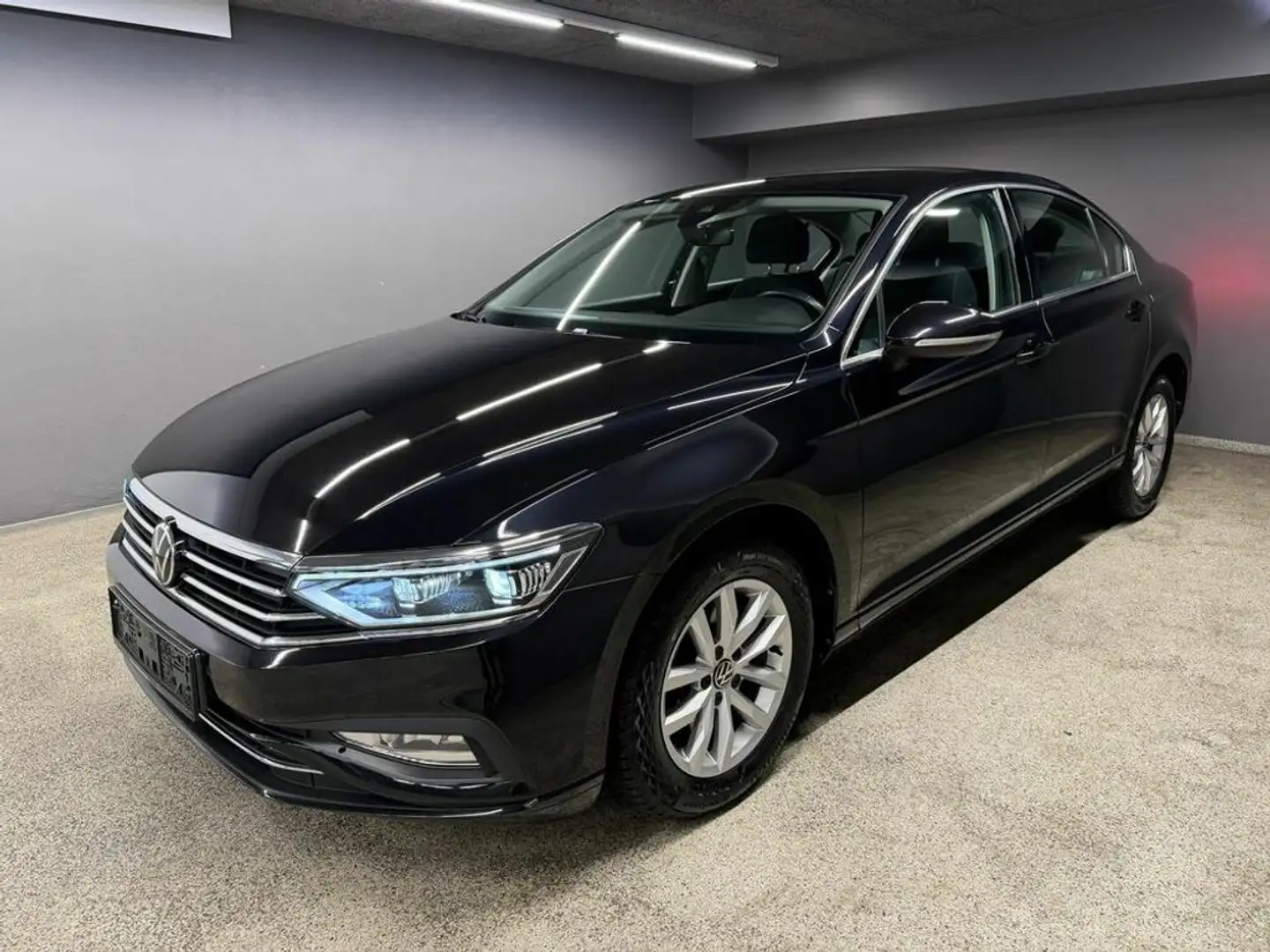 Volkswagen Passat Business Schwarz - 2