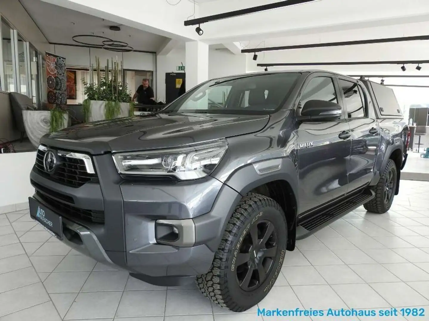 Toyota Hilux DK 2,8 D-4D Aut. Invincible 4WD*LED*JBL*HTOP Grau - 1