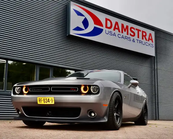 Dodge Challenger SRT-8 Scatpack supercharged