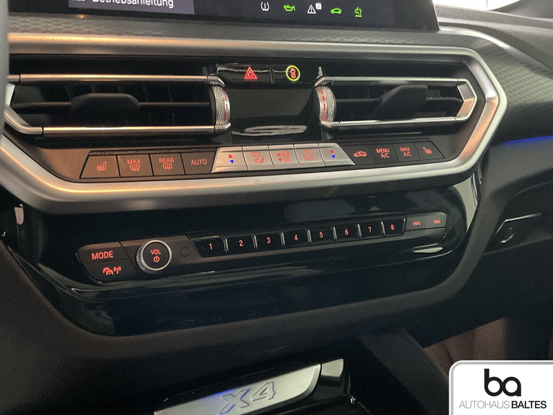 BMW X4 X4 xDrive20d M Sport 20"/Pano/Driv/Park/ACC/AHK — photo 11