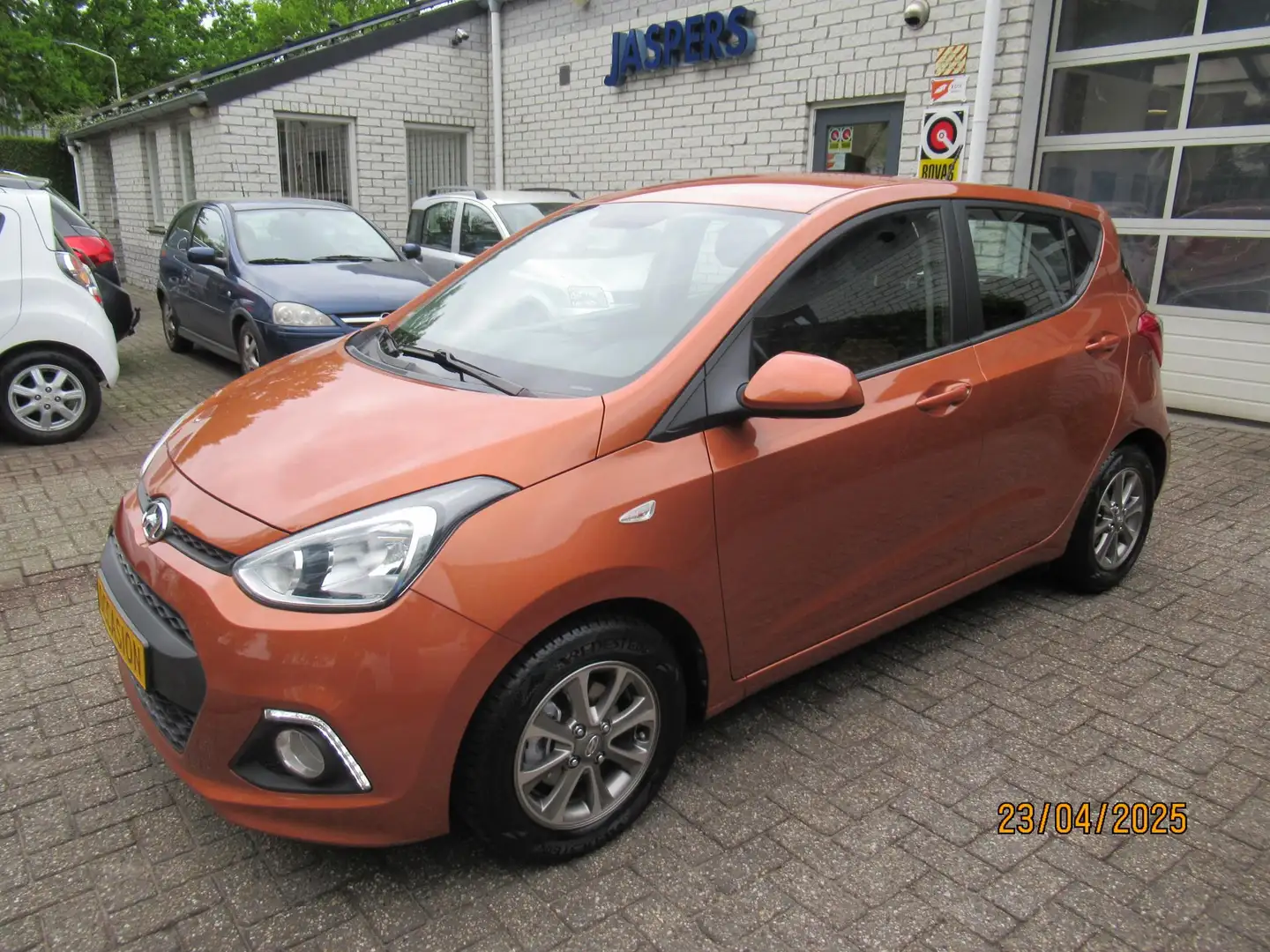 Hyundai i10 1.2 i-Vision Orange - 1