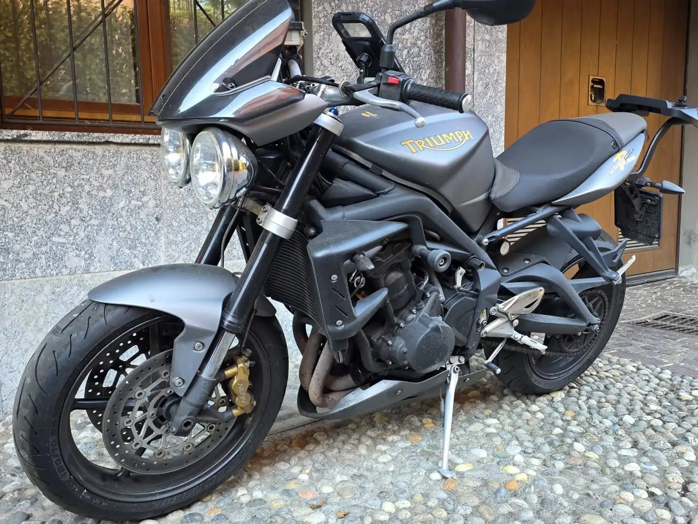 Triumph Street Triple R 2010 Gris - 1