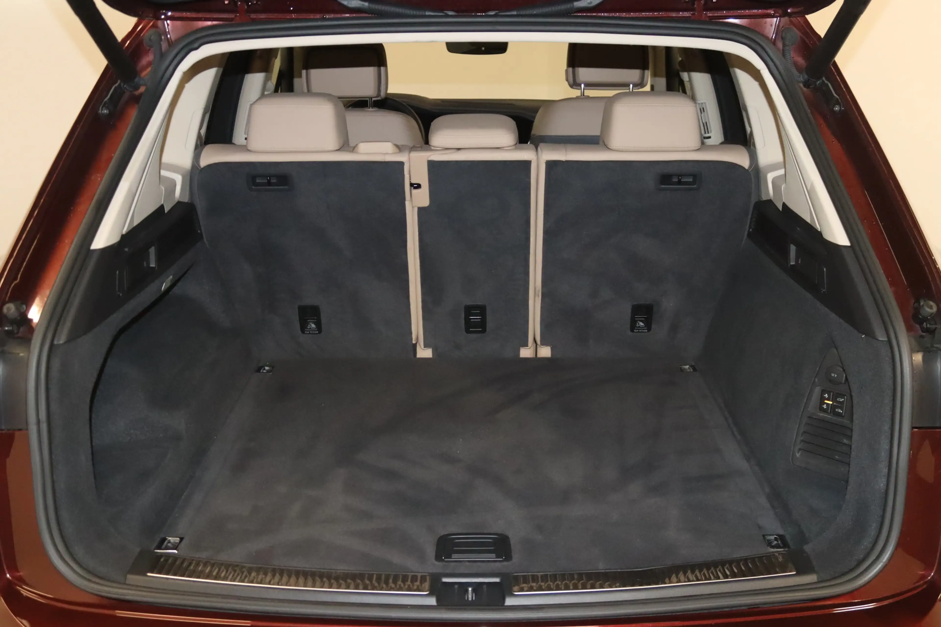 Volkswagen Touareg R Line Black 4M.-PANO-SOFT-LUFT-MATRIX- — photo 7