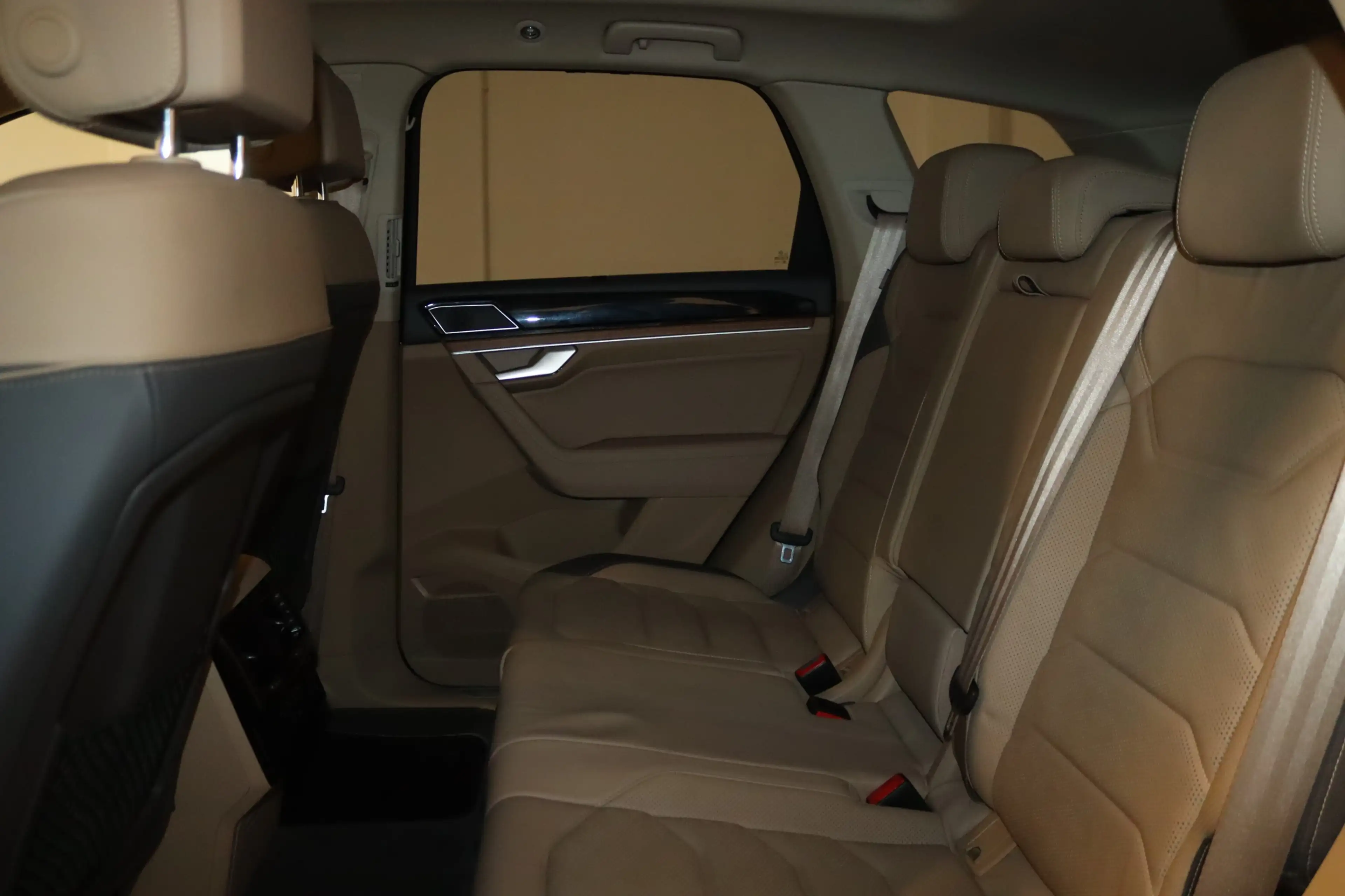 Volkswagen Touareg R Line Black 4M.-PANO-SOFT-LUFT-MATRIX- — photo 14