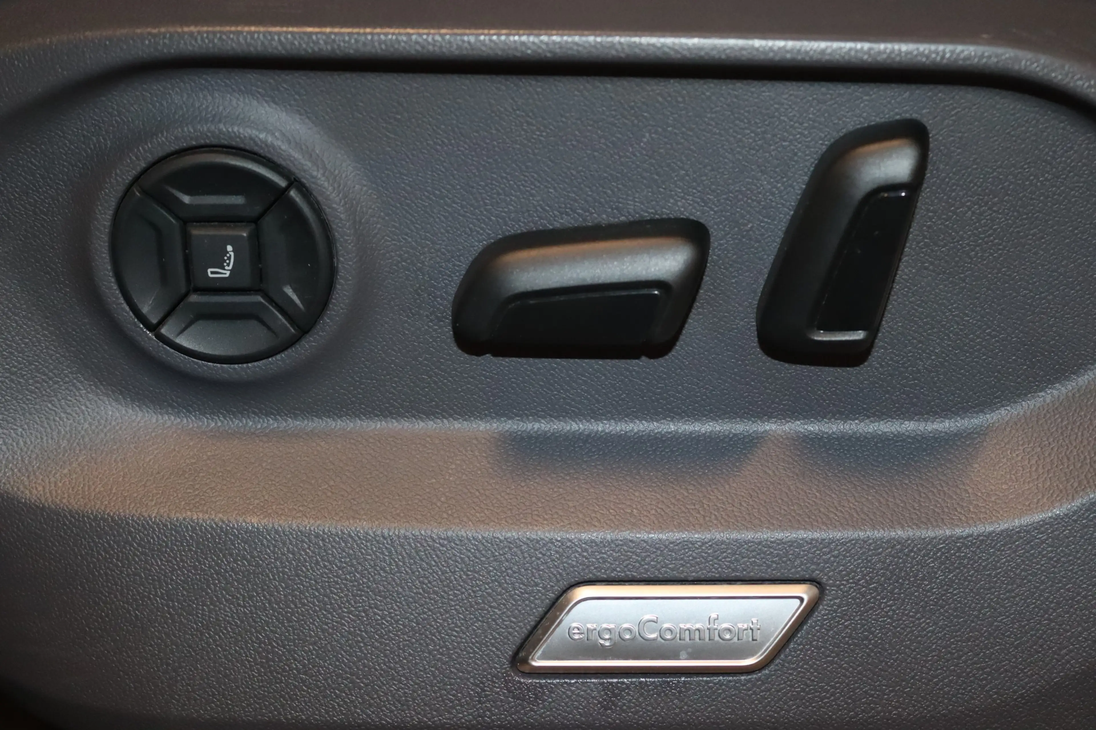 Volkswagen Touareg R Line Black 4M.-PANO-SOFT-LUFT-MATRIX- — photo 13