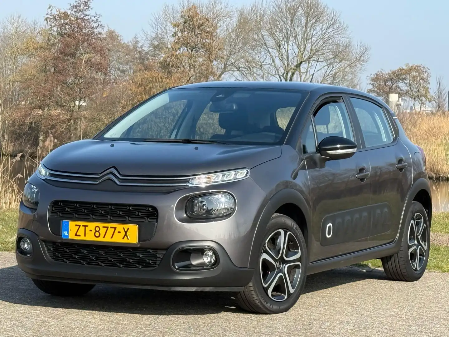 Citroen C3 1.2 PureTech S&S Feel Edition - Platinium Grey - 4 Grijs - 2