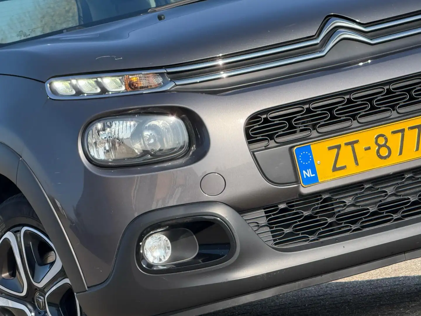 Citroen C3 1.2 PureTech S&S Feel Edition - Platinium Grey - 4 Grijs - 1